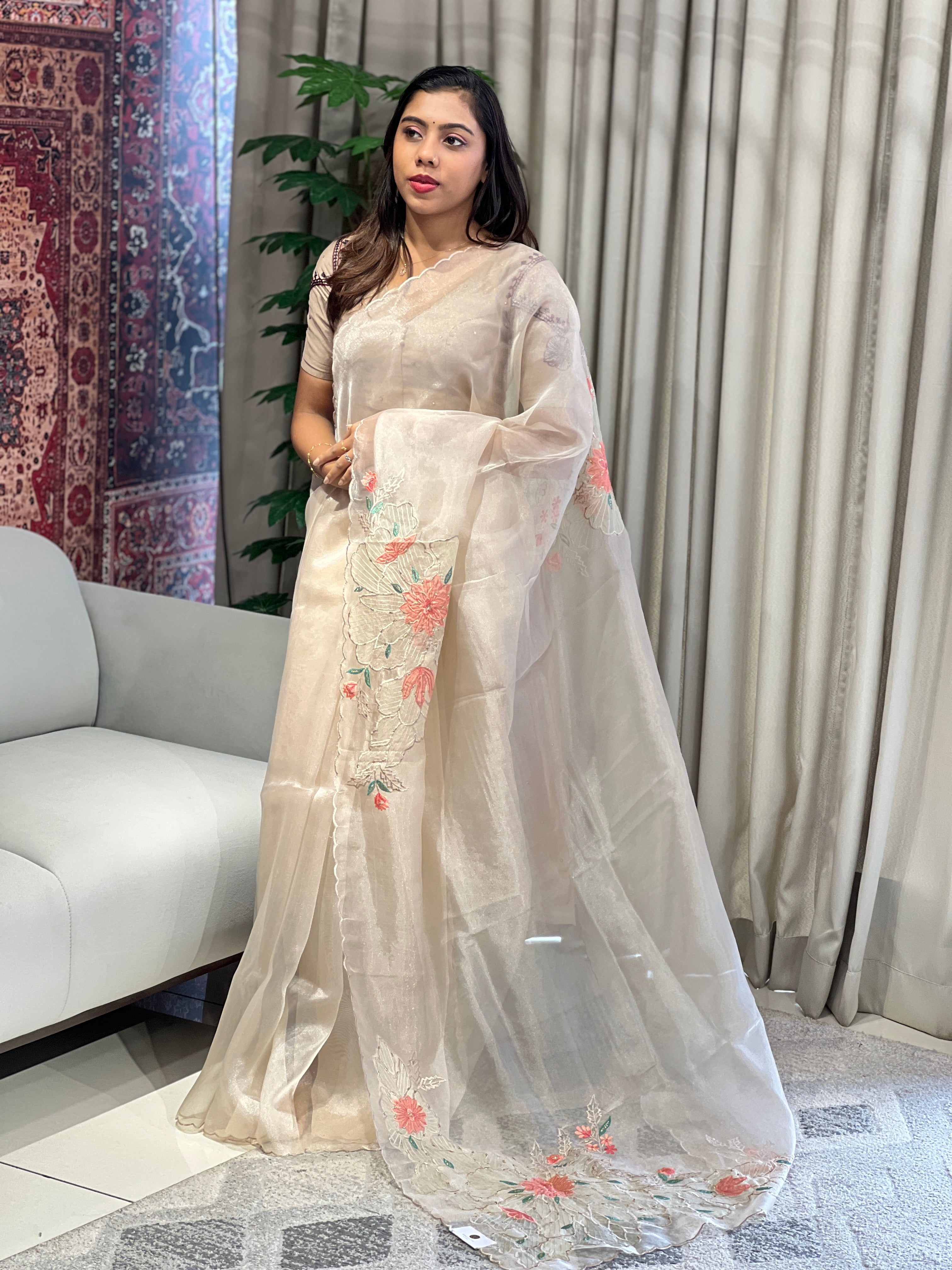 Floral Applique Detailed Shimmer Organza Saree | BLD1842