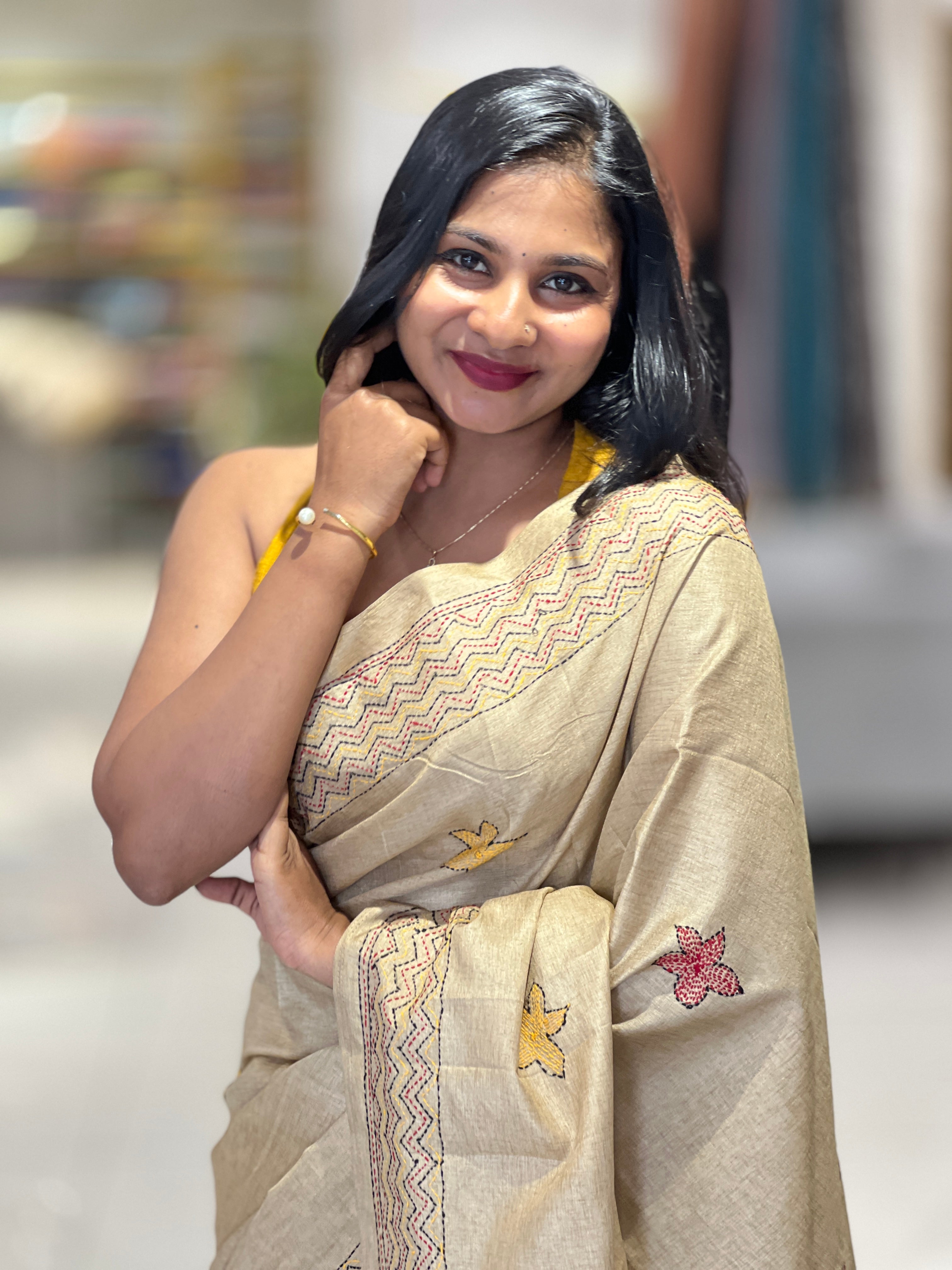 Kantha Weaved Floral Patterned Semi Tussar Saree | GAR144