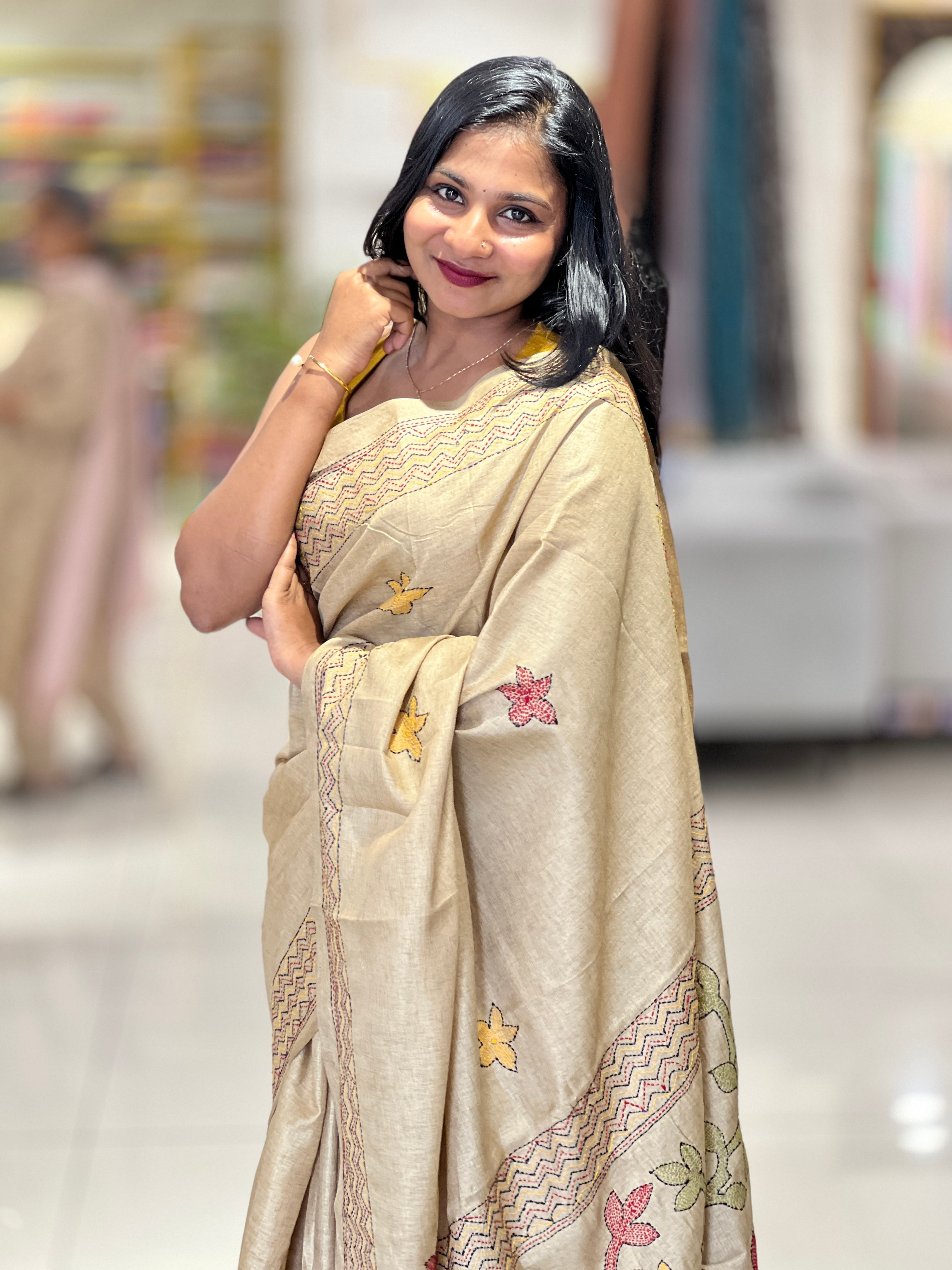 Kantha Weaved Floral Patterned Semi Tussar Saree | GAR144