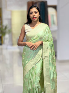 Zari Weaved Butta Patterned Banarasi Silk Saree | NN388