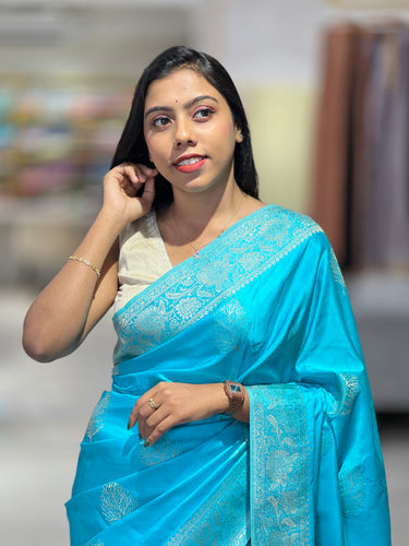 Zari Weaved Leaf Patterned Banarasi Silk Saree | NN389