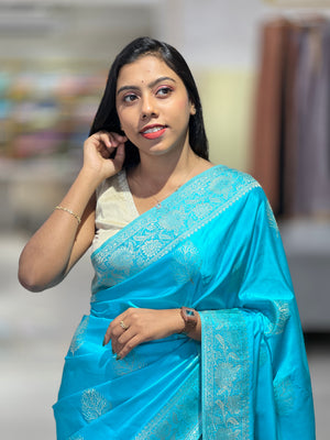 Zari Weaved Leaf Patterned Banarasi Silk Saree | NN389