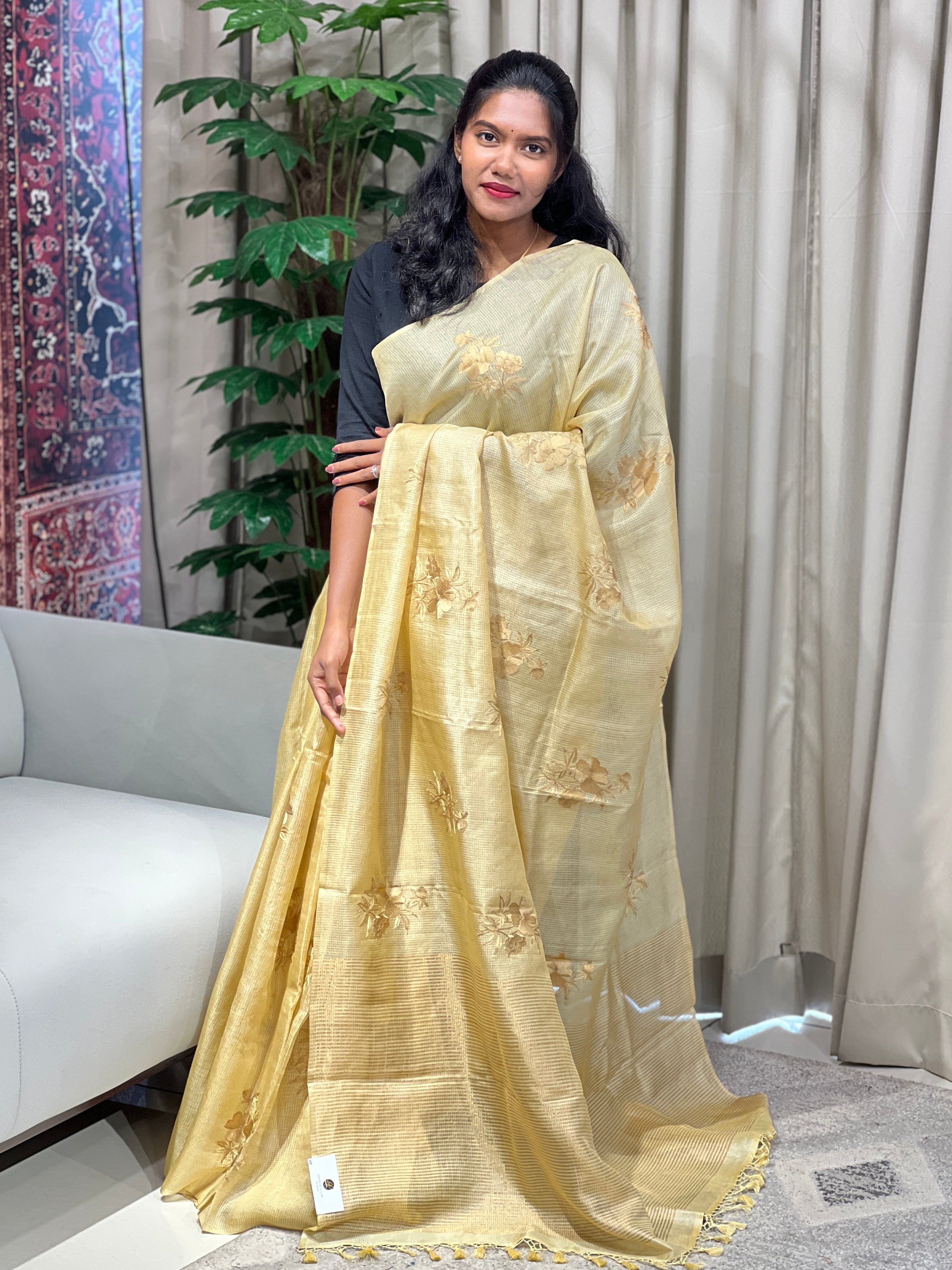 Zari Check Woven Pure Tussar Saree | YNG808