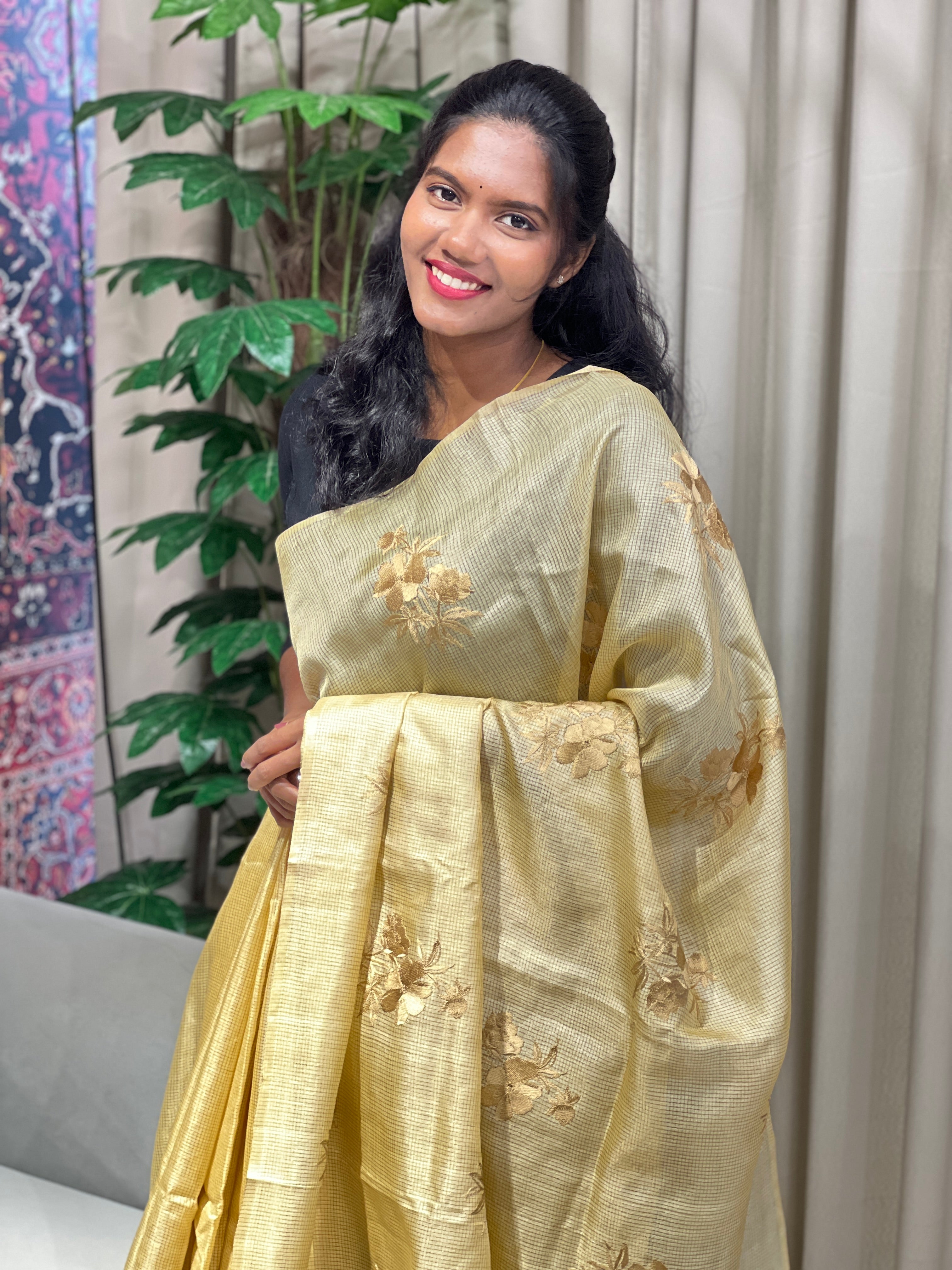 Zari Check Woven Pure Tussar Saree | YNG808