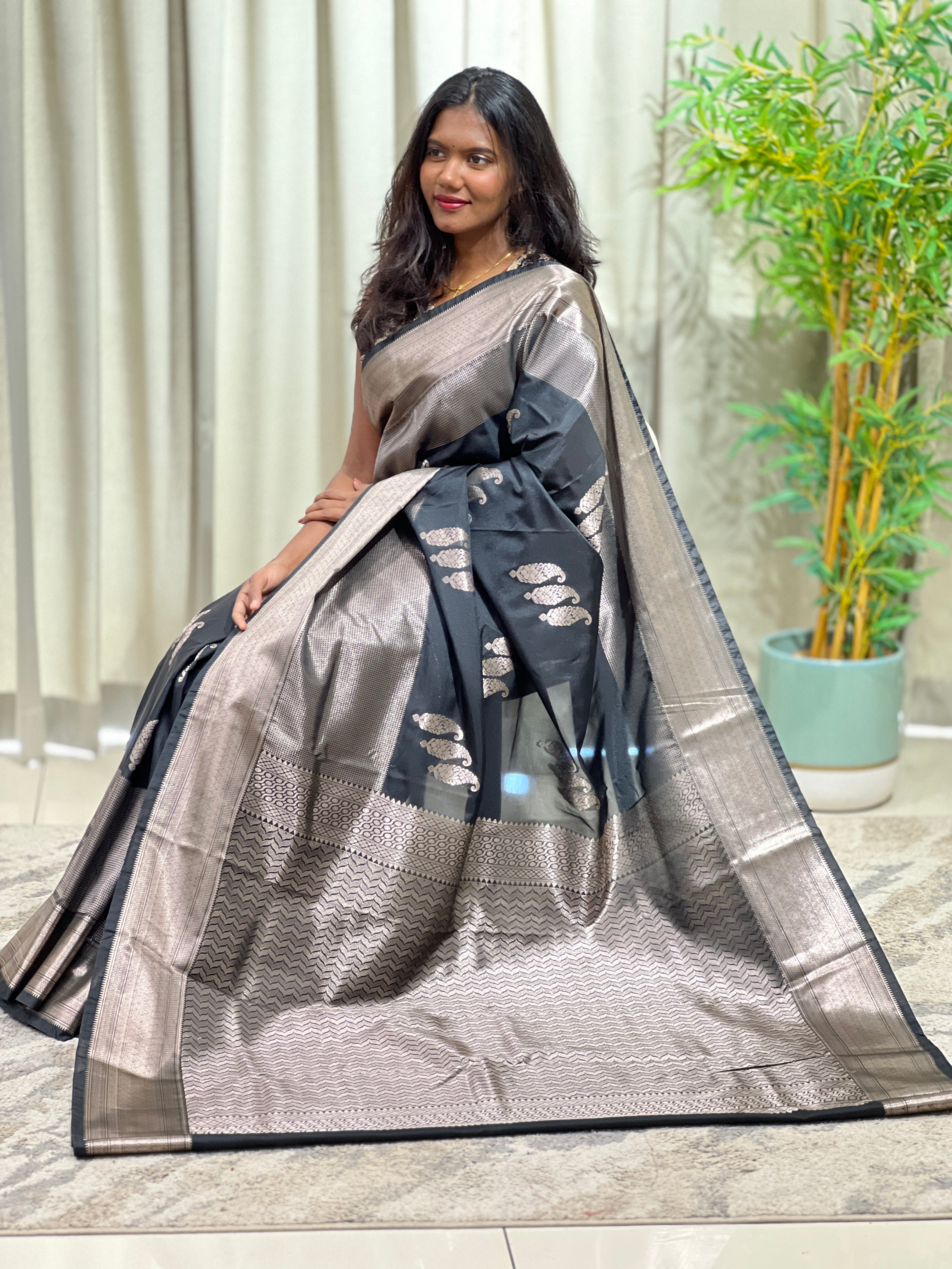 Paisley Pattern Soft Silk Saree | RVS321