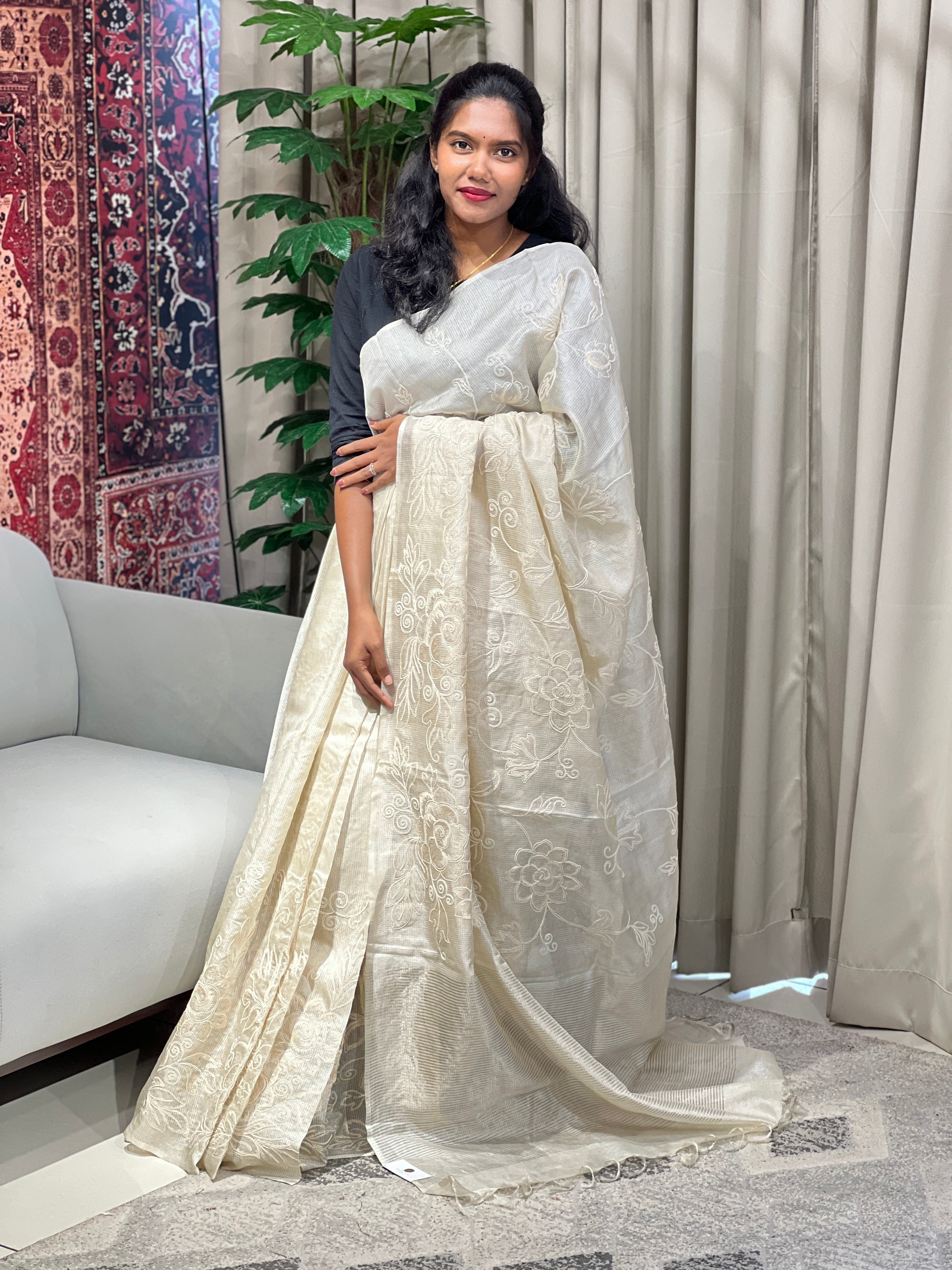 Zari Check Woven Pure Tussar Saree | YNG805