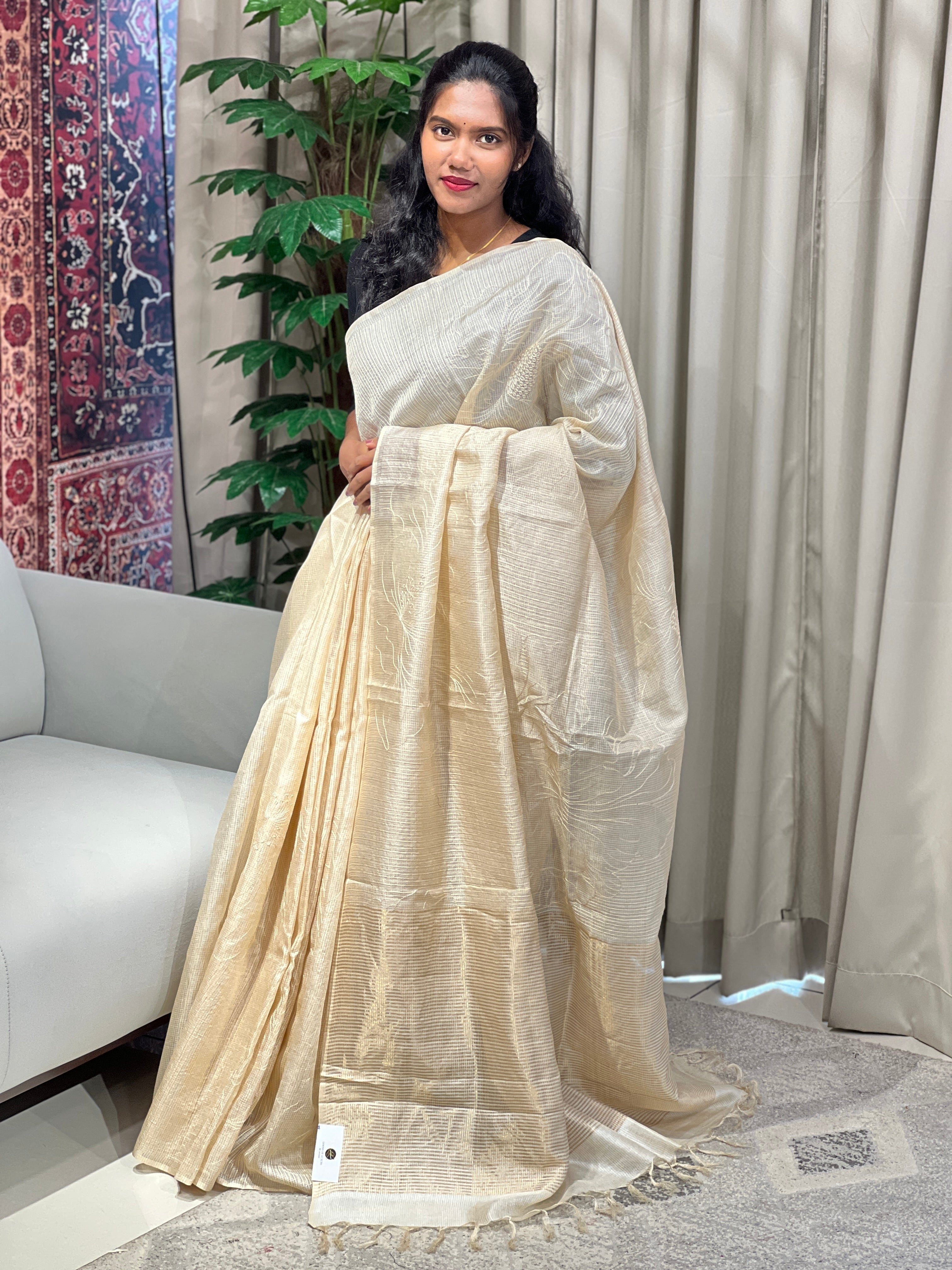 Zari Check Woven Pure Tussar Saree | YNG807