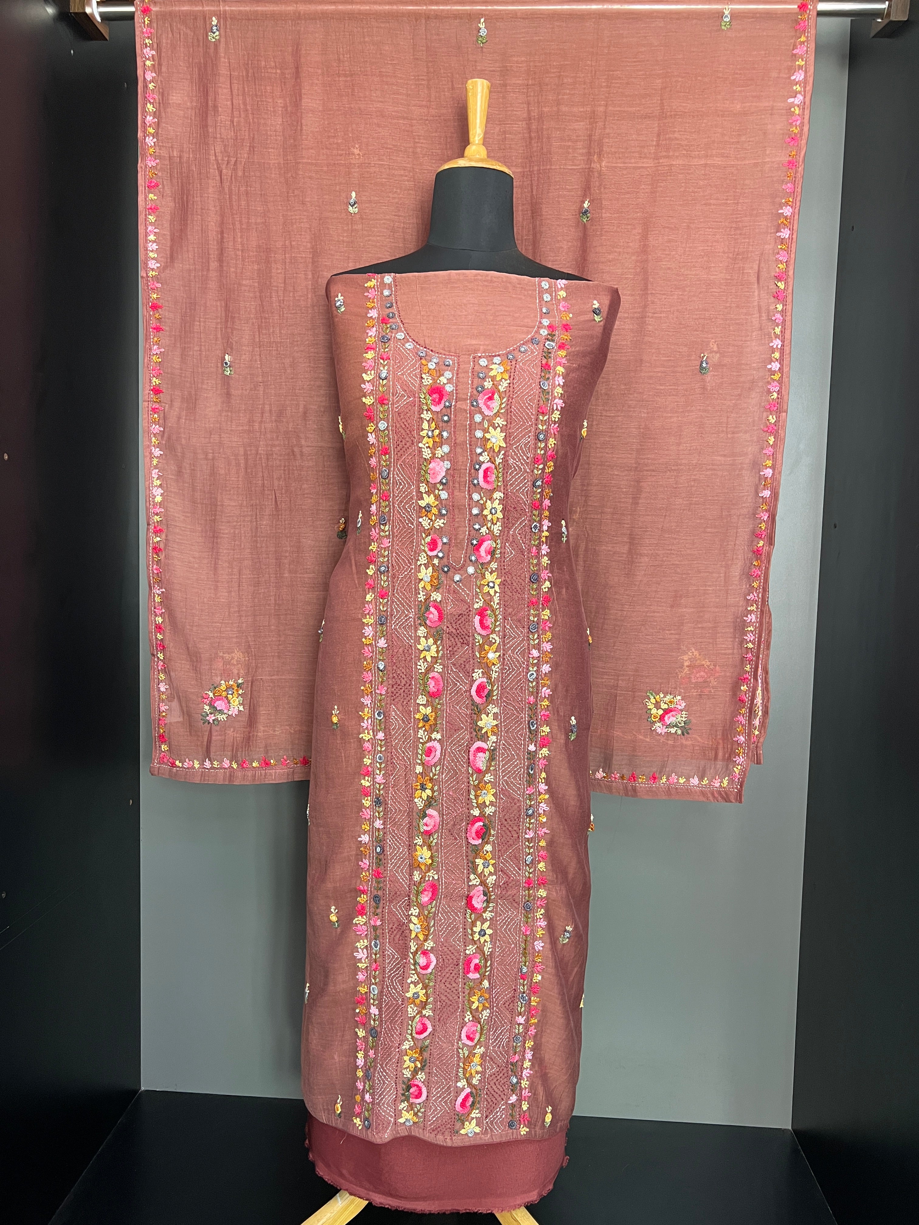 Hand Embroidery Detailed Chanderi Salwar Set | LV530