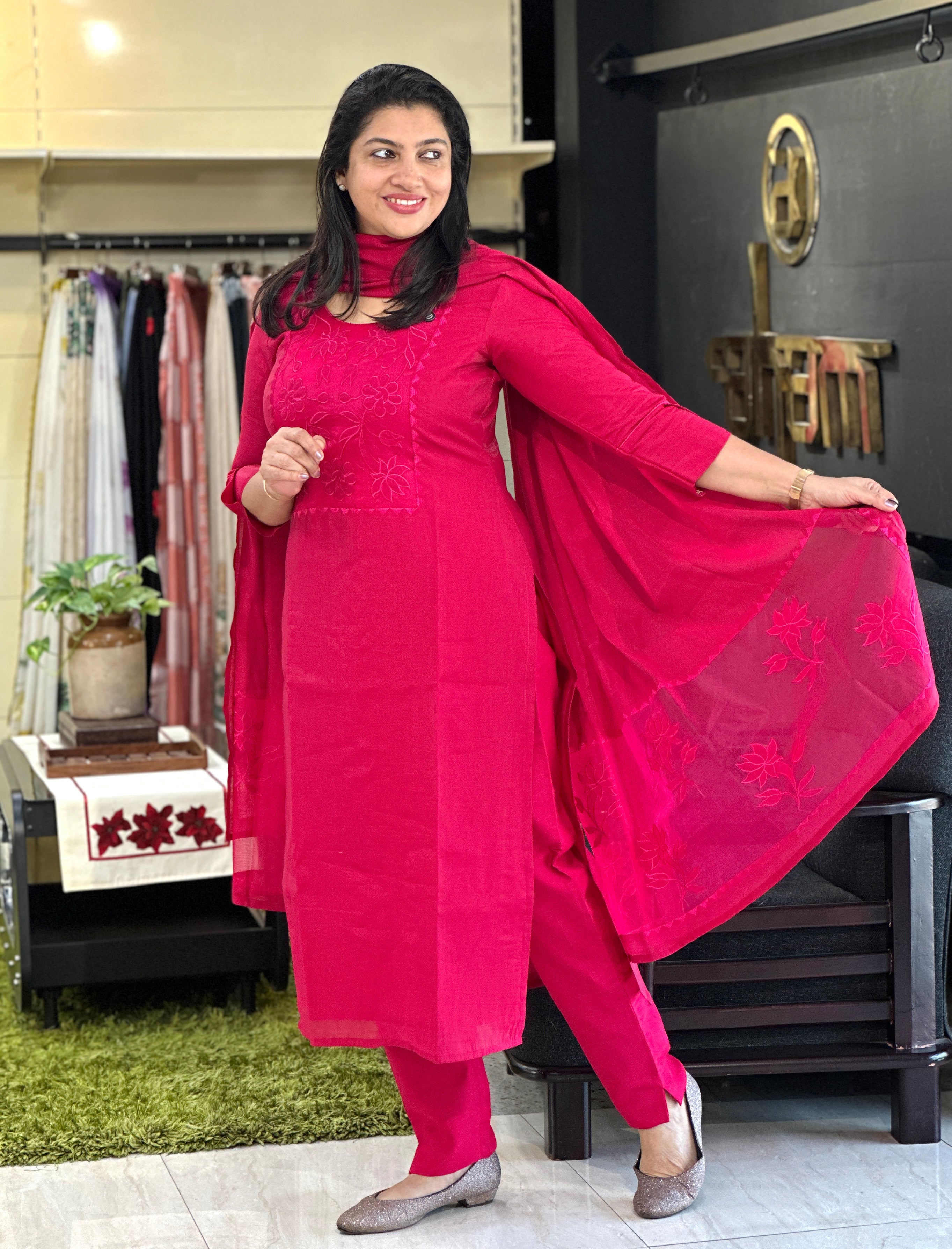 Applique Work Detailed Muslin Finish Salwar Set | MM303