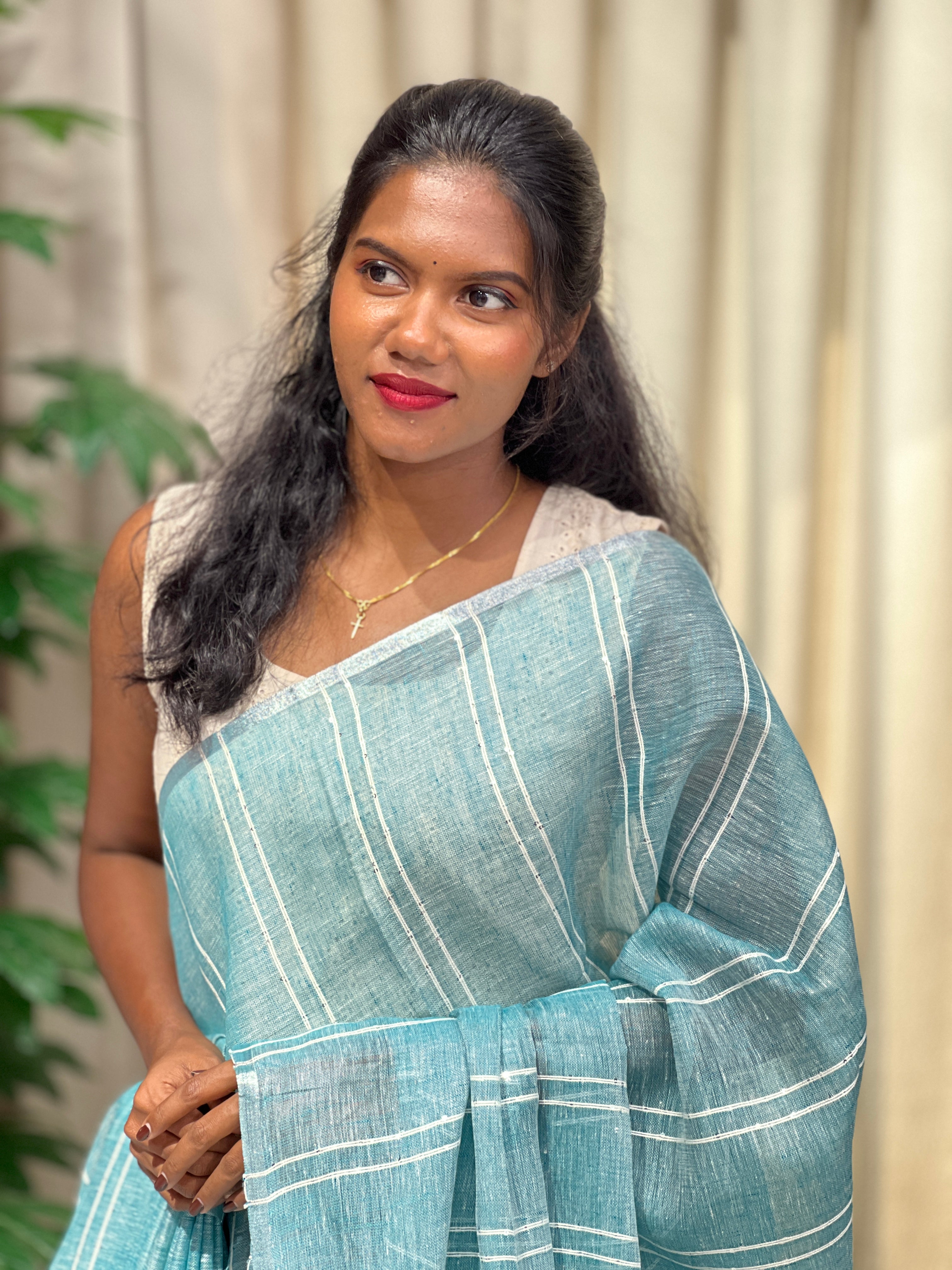 Thread Stripes Detailed Semi Linen Saree | EVA116