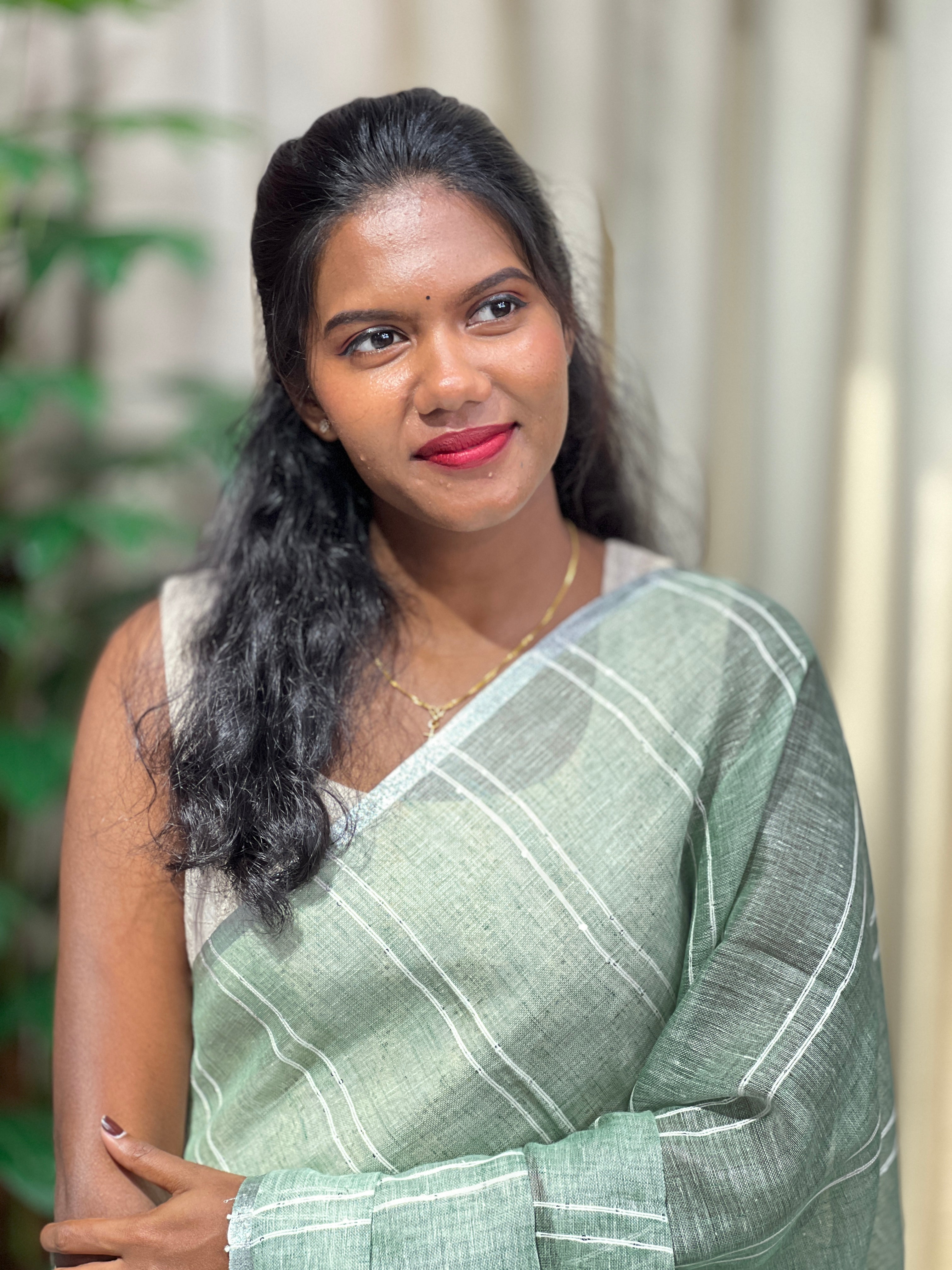 Thread Stripes Detailed Semi Linen Saree | EVA112