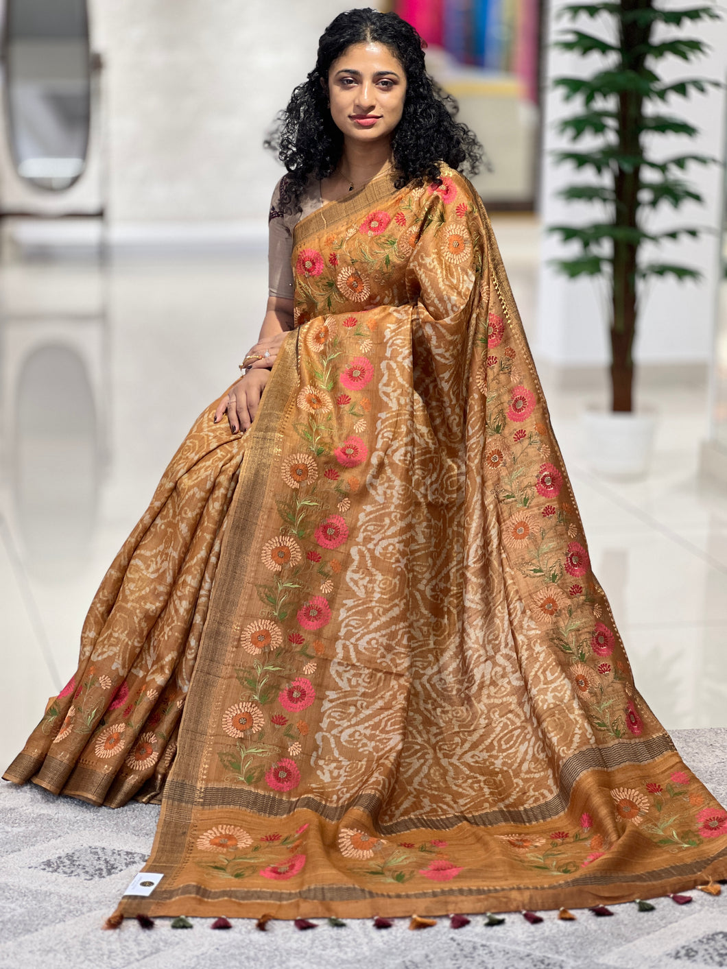 Embroidered With Batik Printed Tussar Saree | RGD342