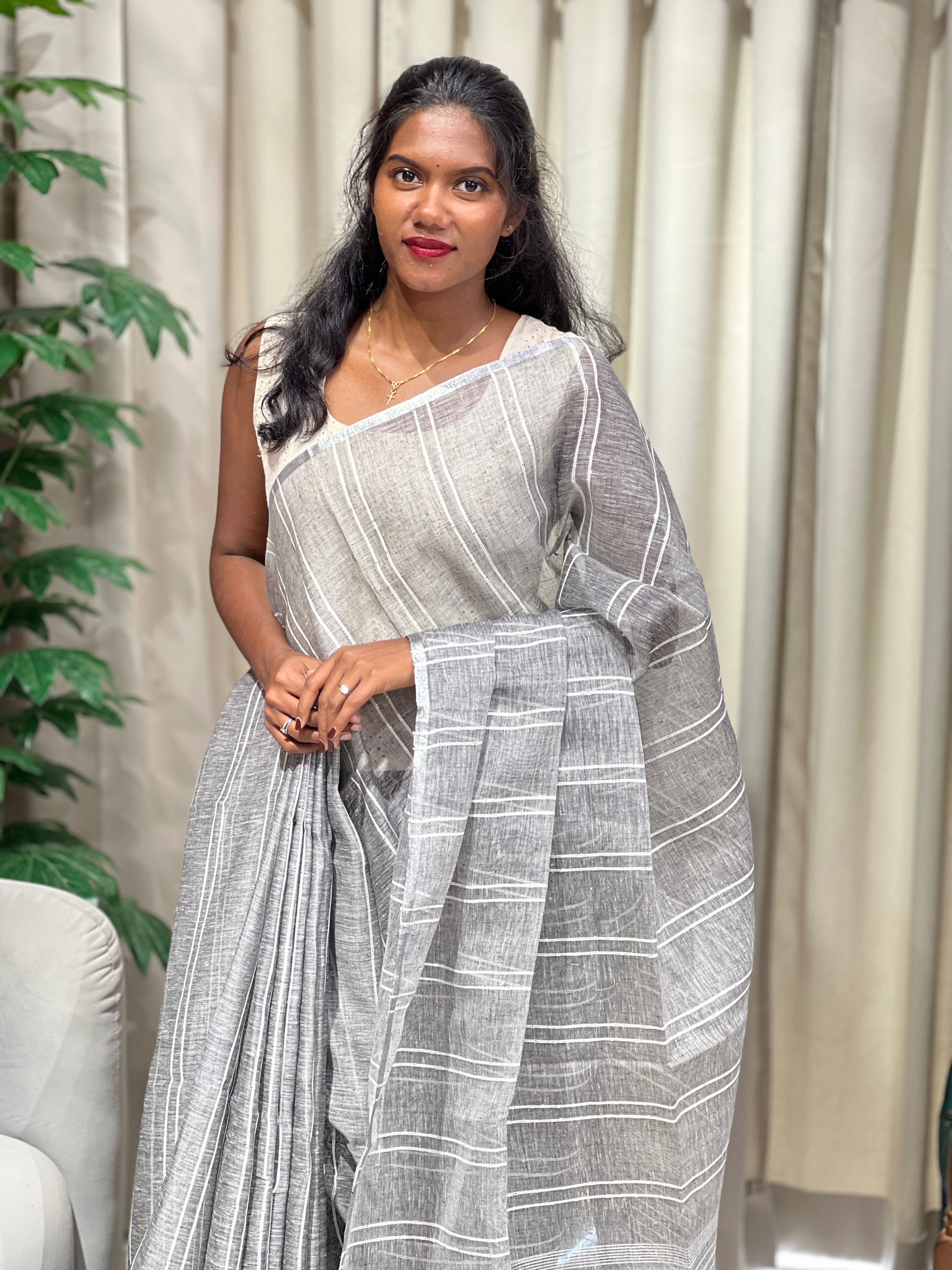 Thread Stripes Detailed Semi Linen Saree | EVA111