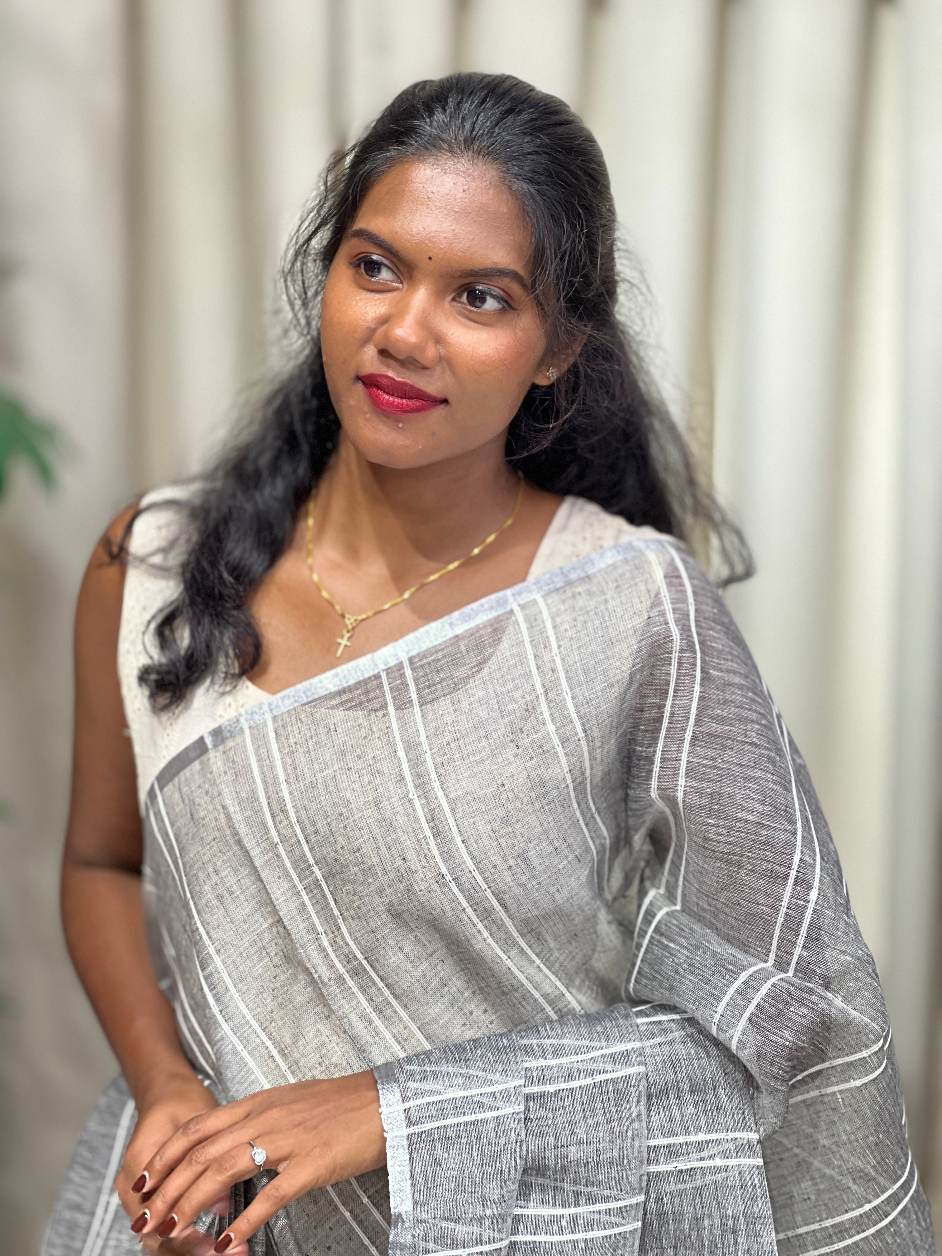 Thread Stripes Detailed Semi Linen Saree | EVA111