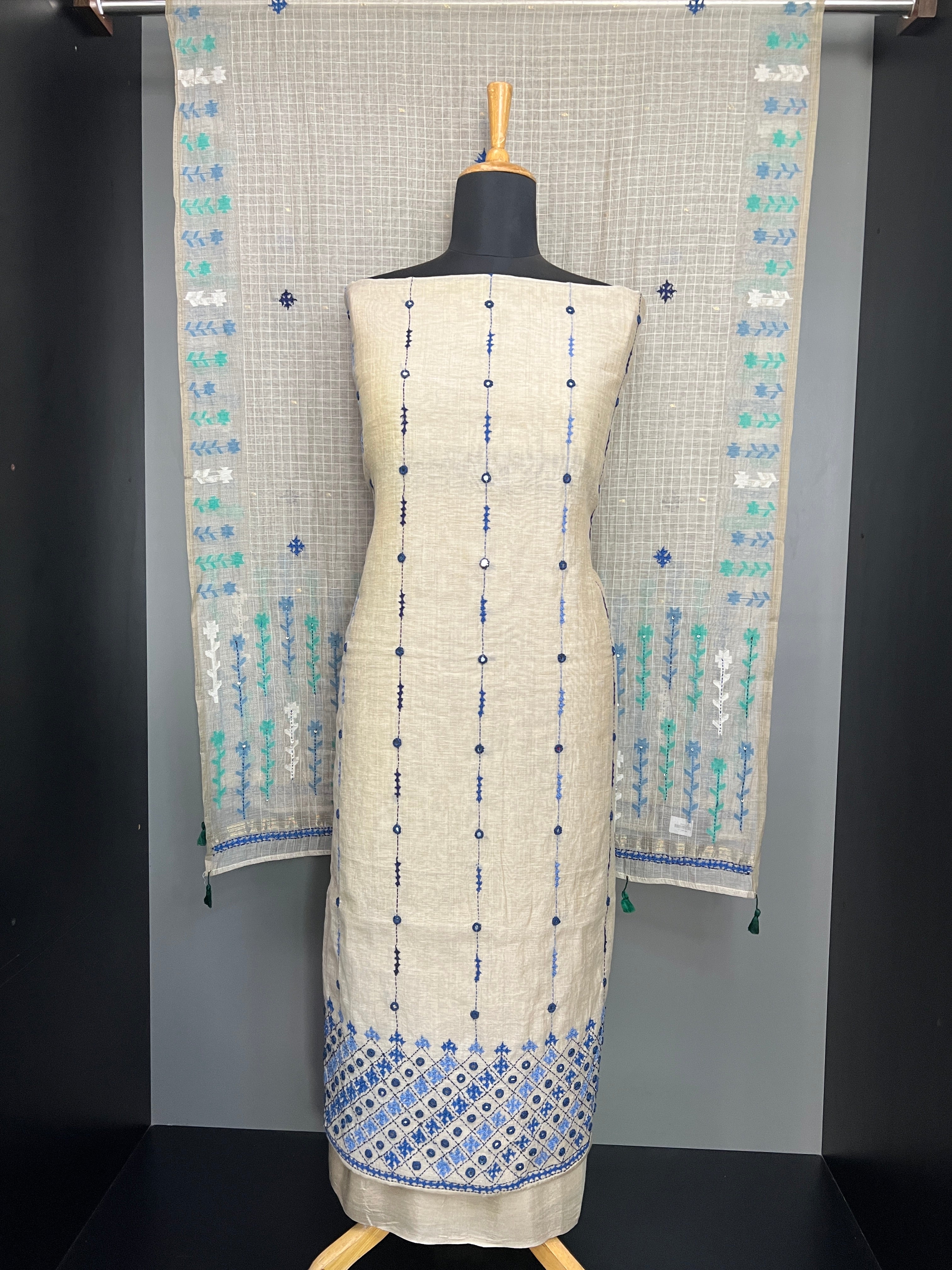 Kutch Work and Mirror Detailed Chanderi Salwar Set | LV502