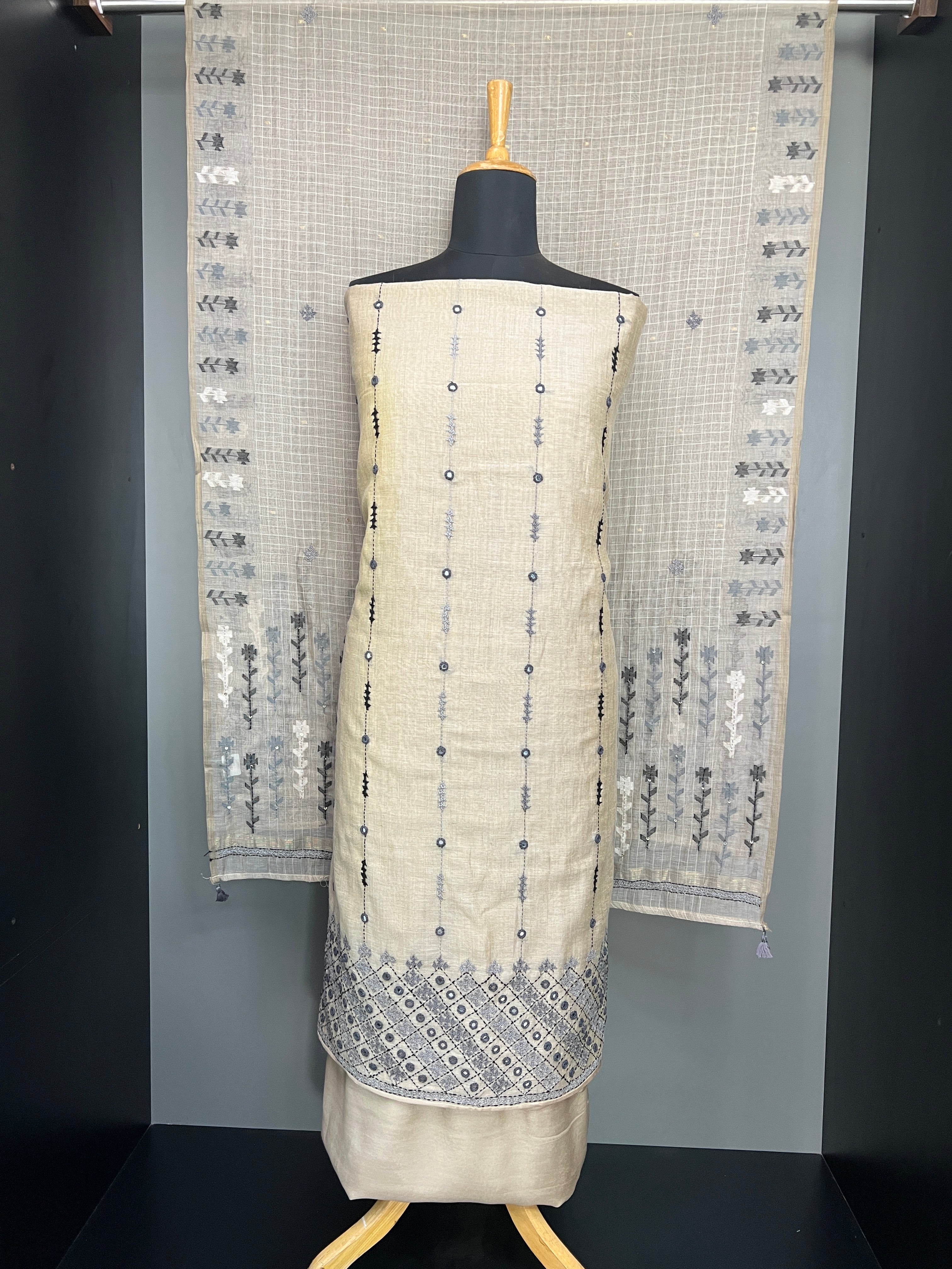 Kutch Work and Mirror Detailed Chanderi Salwar Set | LV501