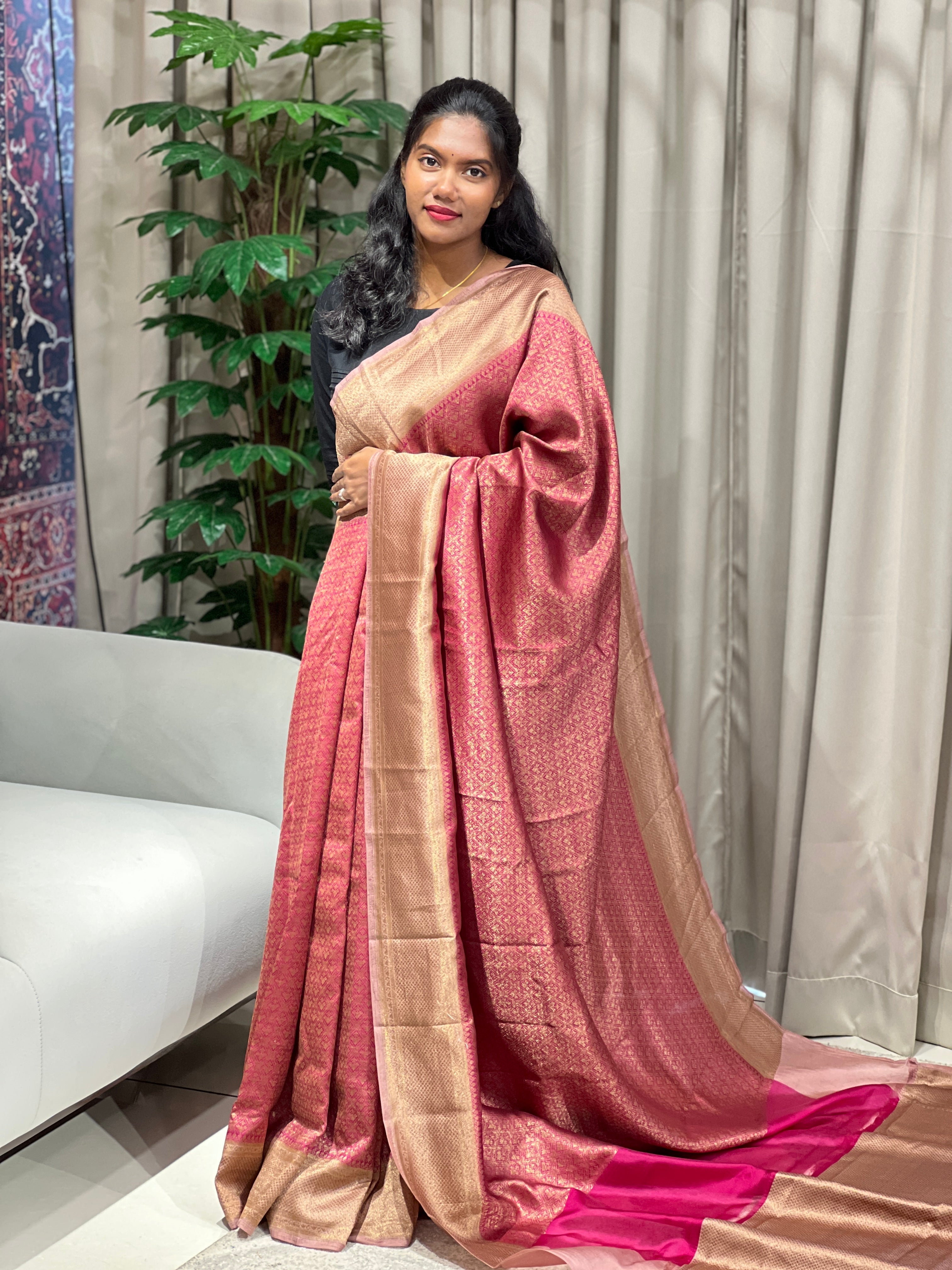 Zari And Thread Woven Tussar Banrasi Saree | YNG729