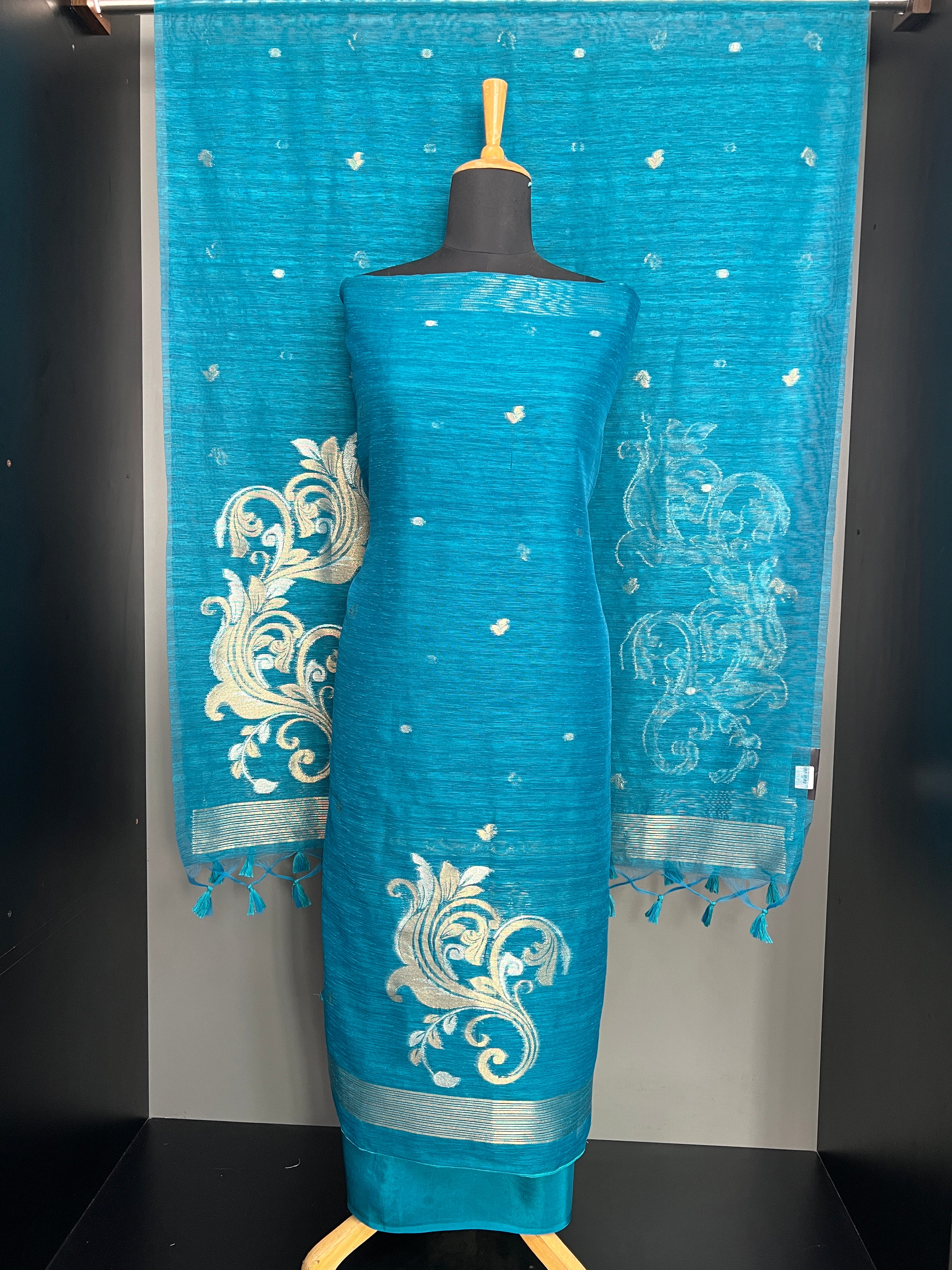 Jamdani Woven Linen Finish Salwar Set | LV492