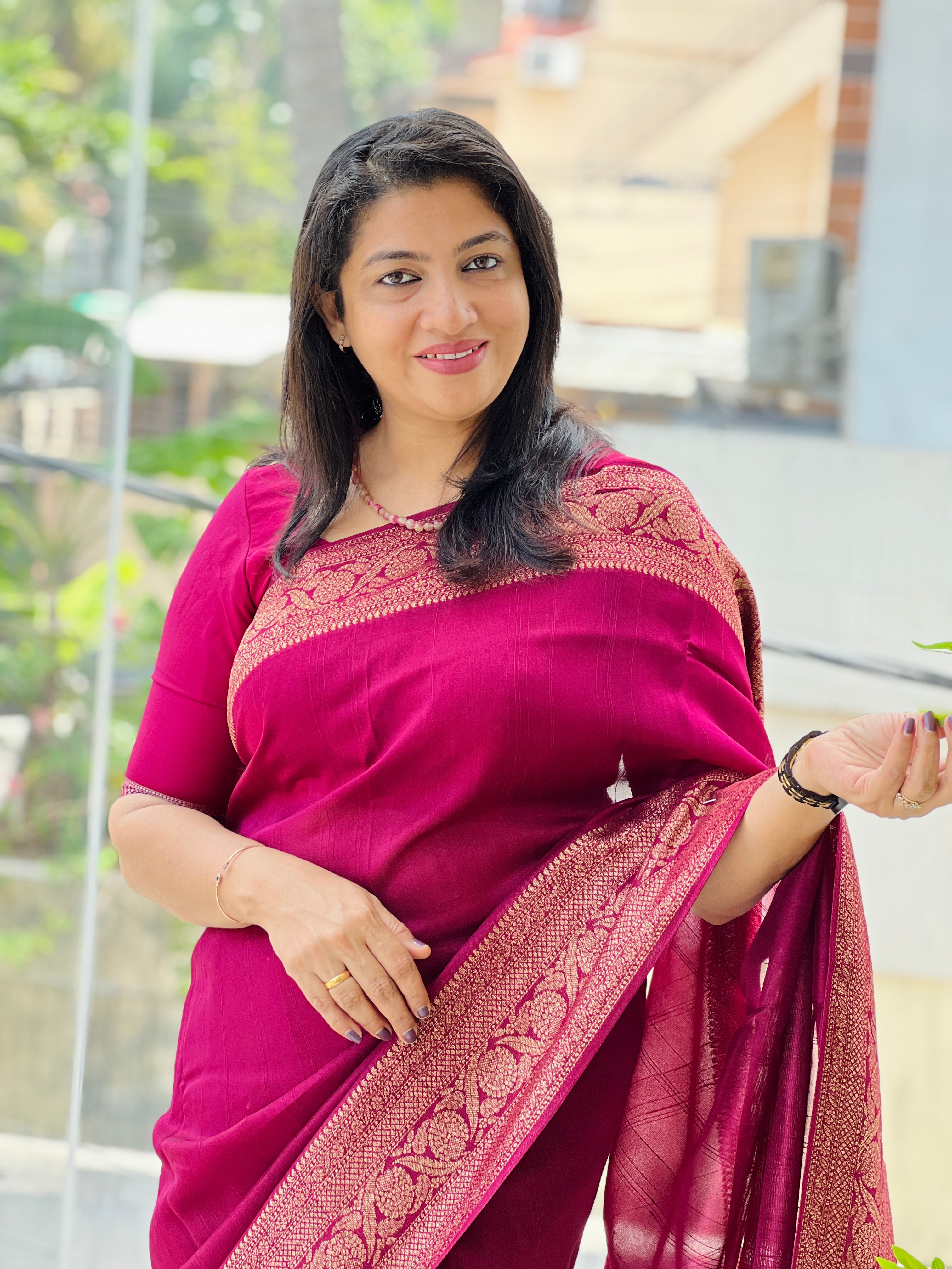 Banarasi Weaved Power Loom Semi Tussar Finish Saree |YNG1255