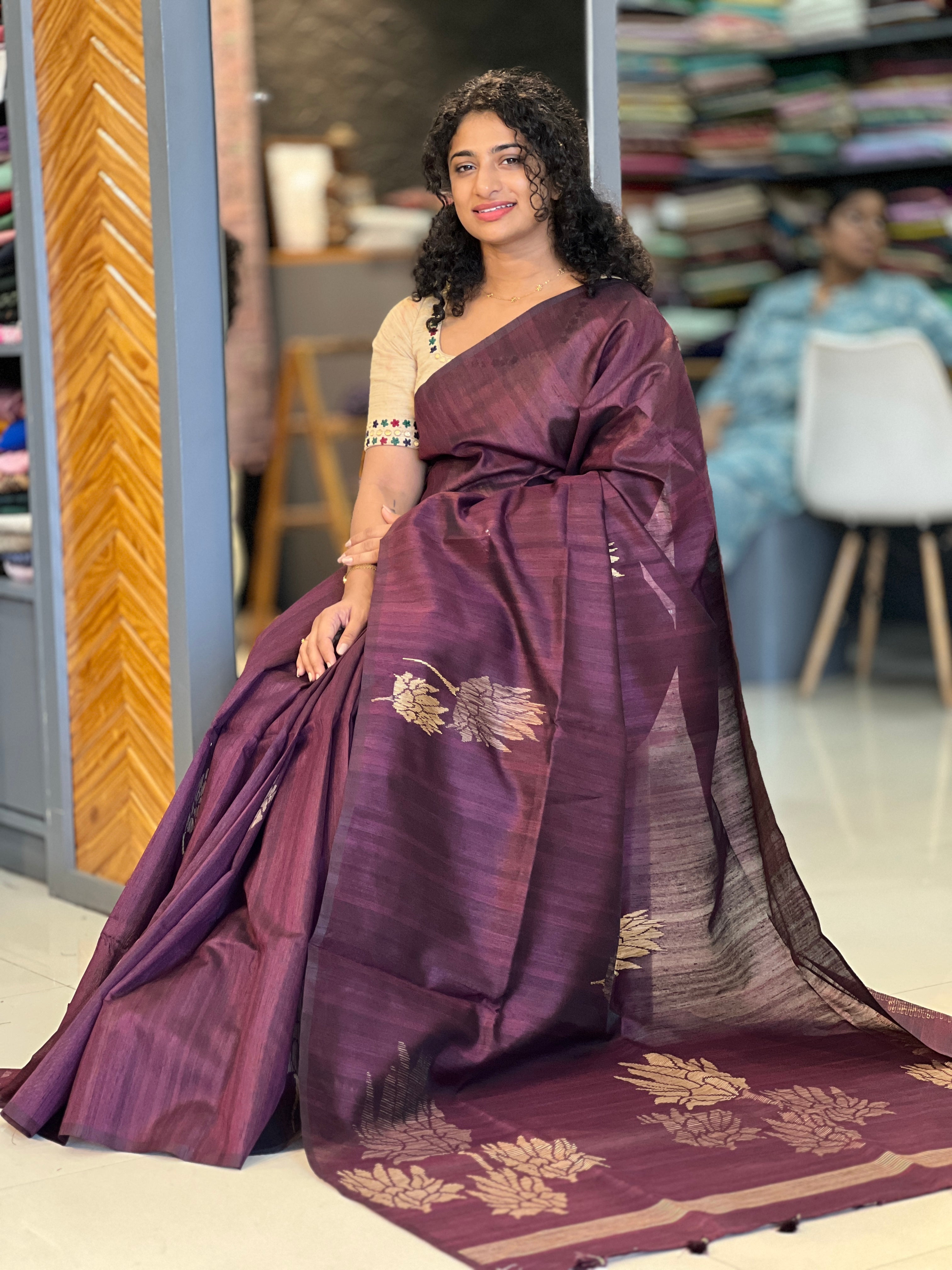 Jamdani Weaving Geecha Tussar Finish Saree | YNG350