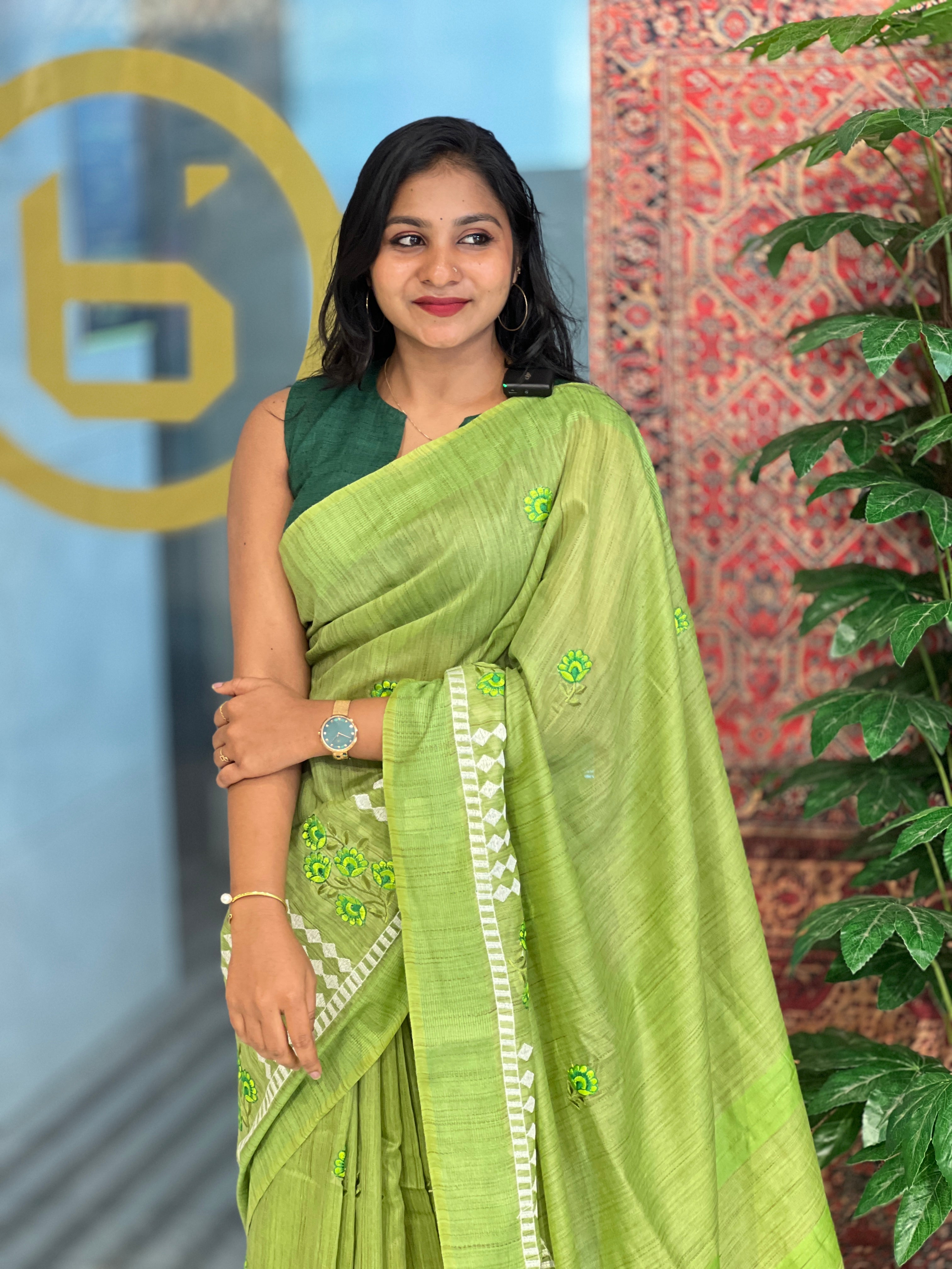 Floral & Geometric Embroidered Bhagalpuri Linen Saree | NHH444