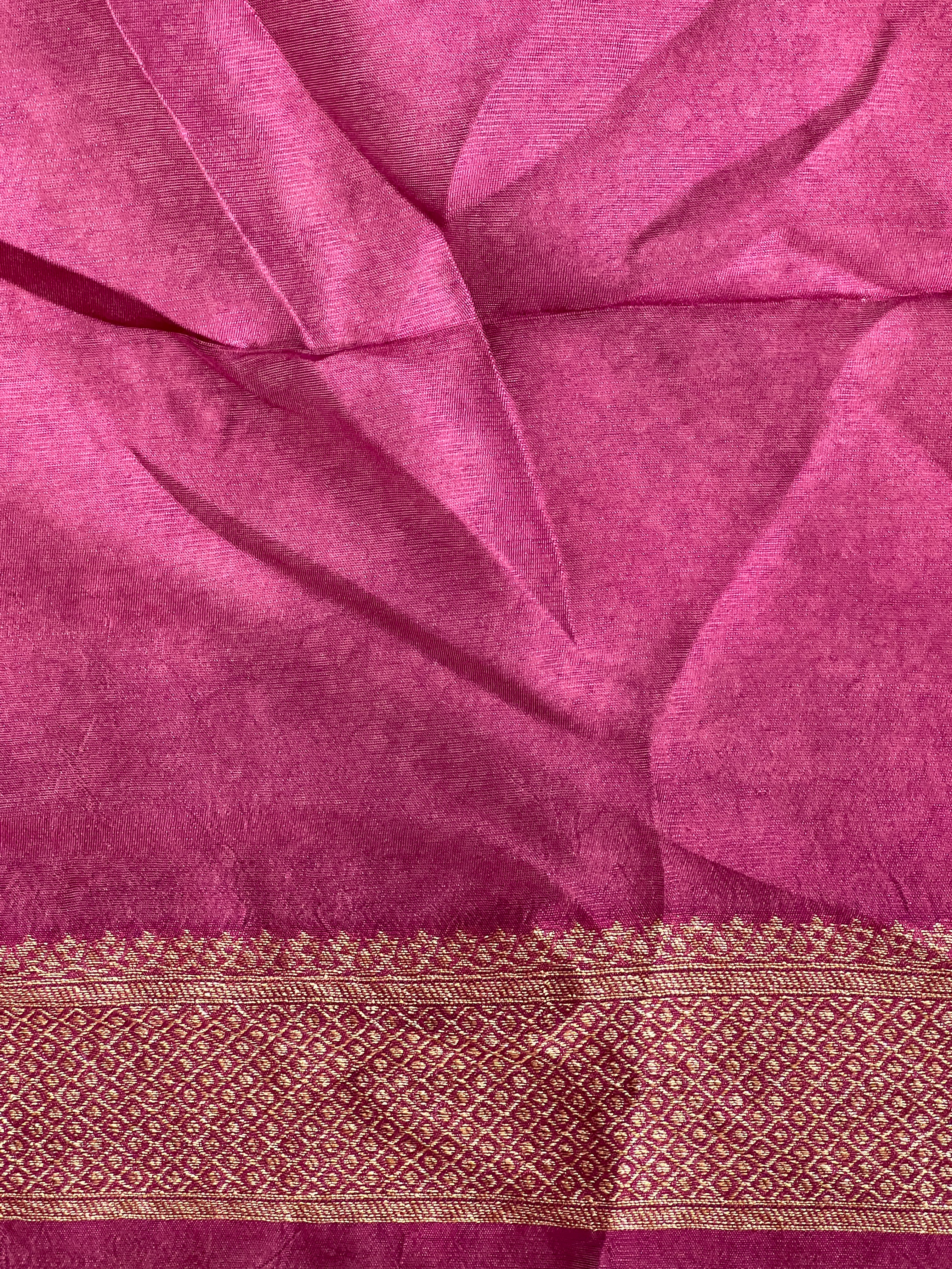 Zari and Thread Woven Banarasi Saree | YNG800