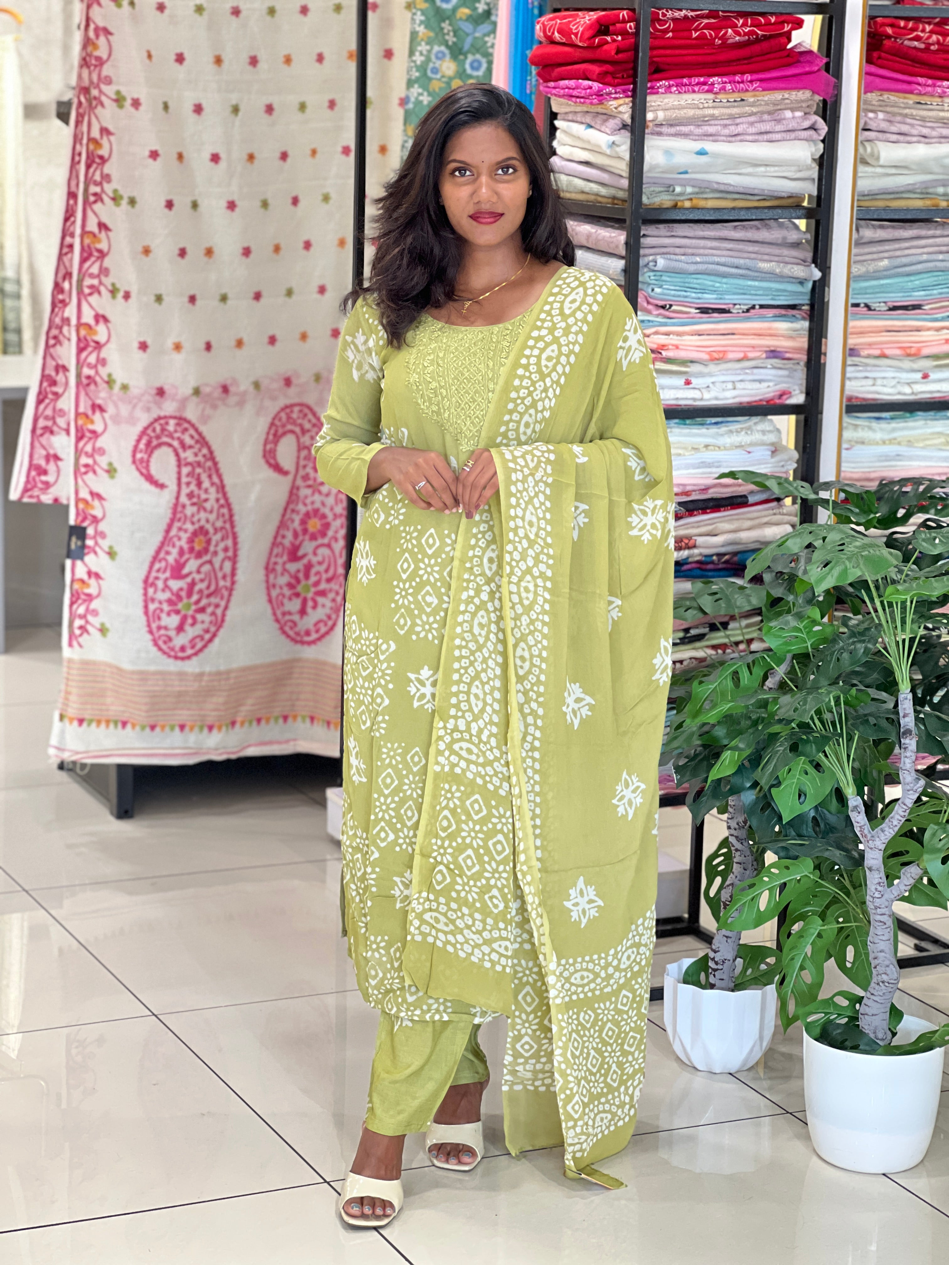 Hand Work Chikankari Batik Printed Georgette Kurta Set | SLM199