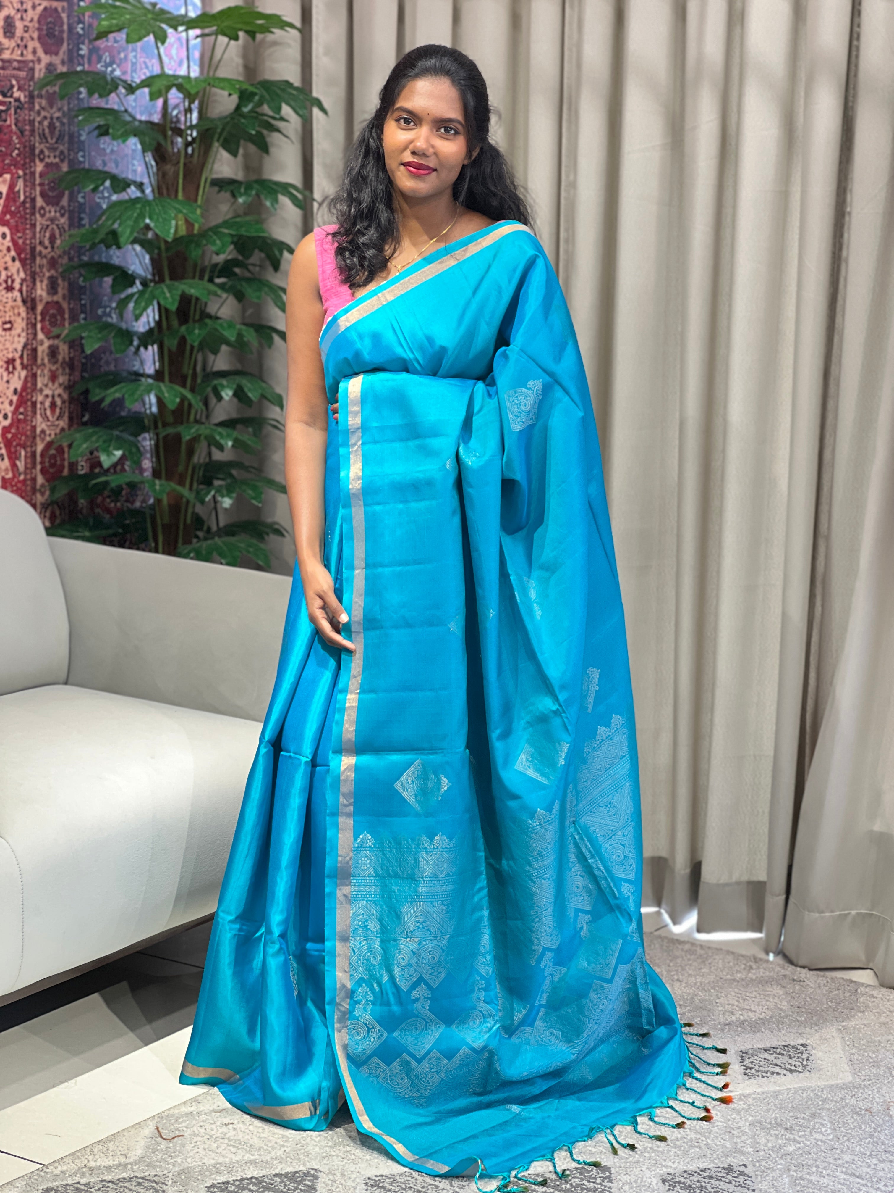 Zari Weaved Traditional Patterned Soft Silk Saree | KG103