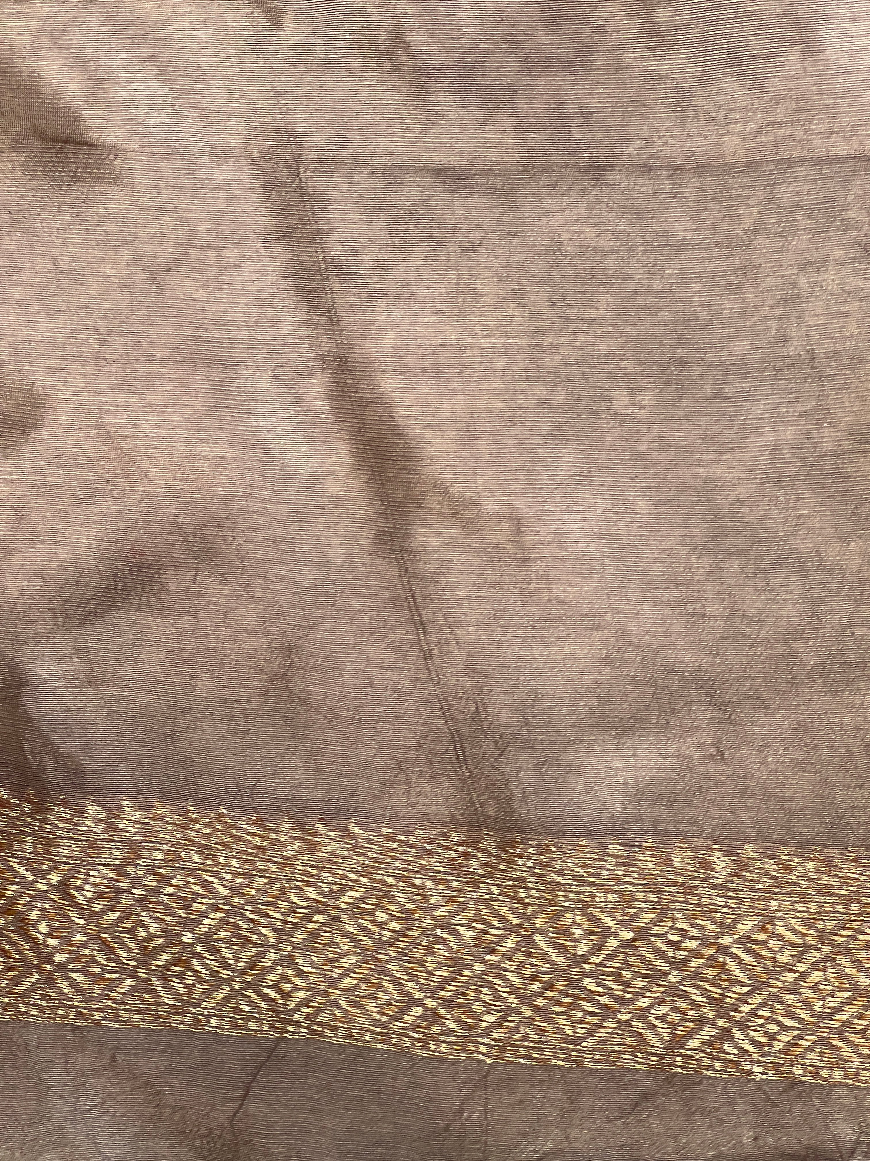 Zari And Thread Woven Banarasi Silk Saree | YNG803