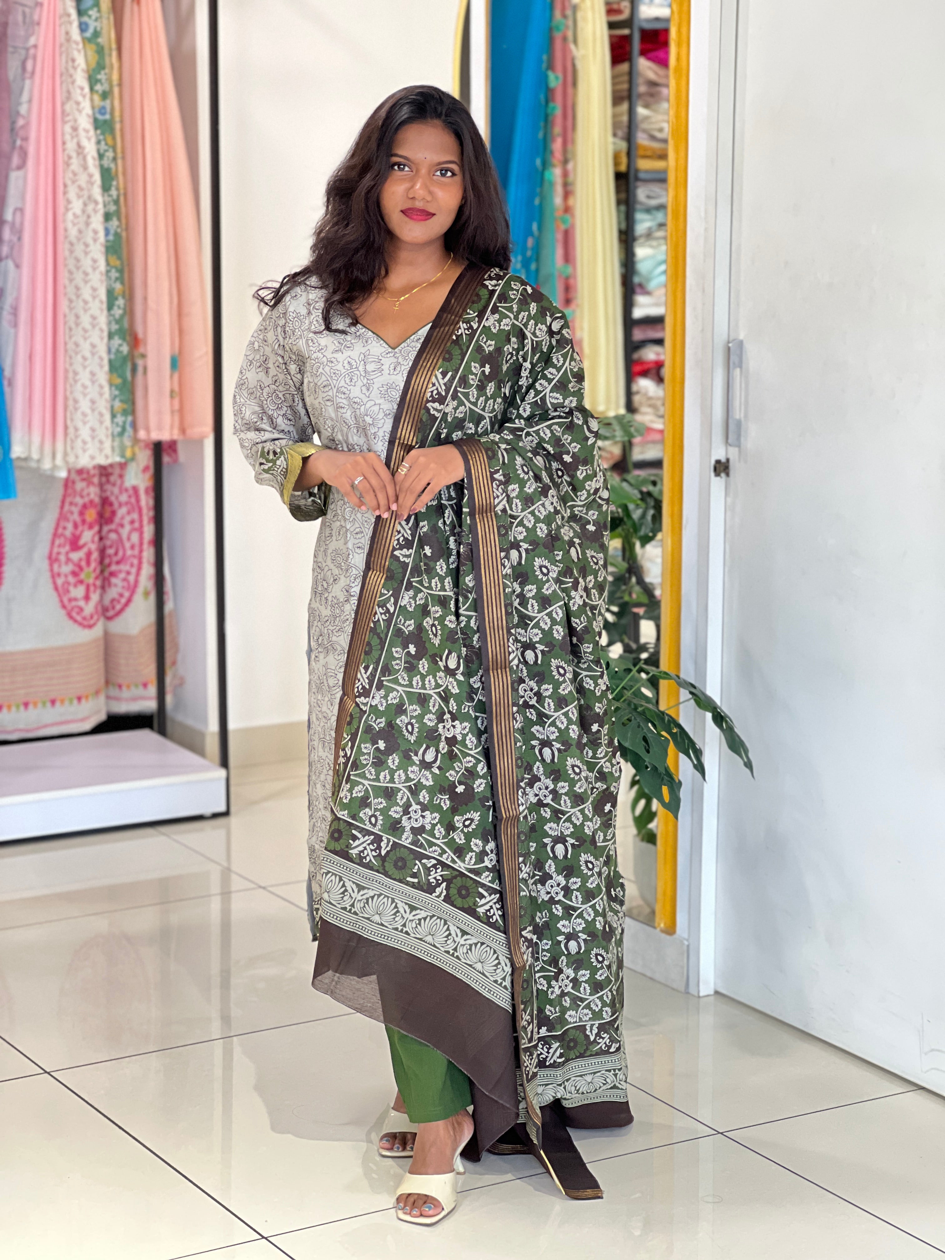 Screen Printed Semi Tussar Kurta Set |SLM185