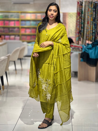 Embroidery Detailing Chanderi Kurta Set |  KIA114