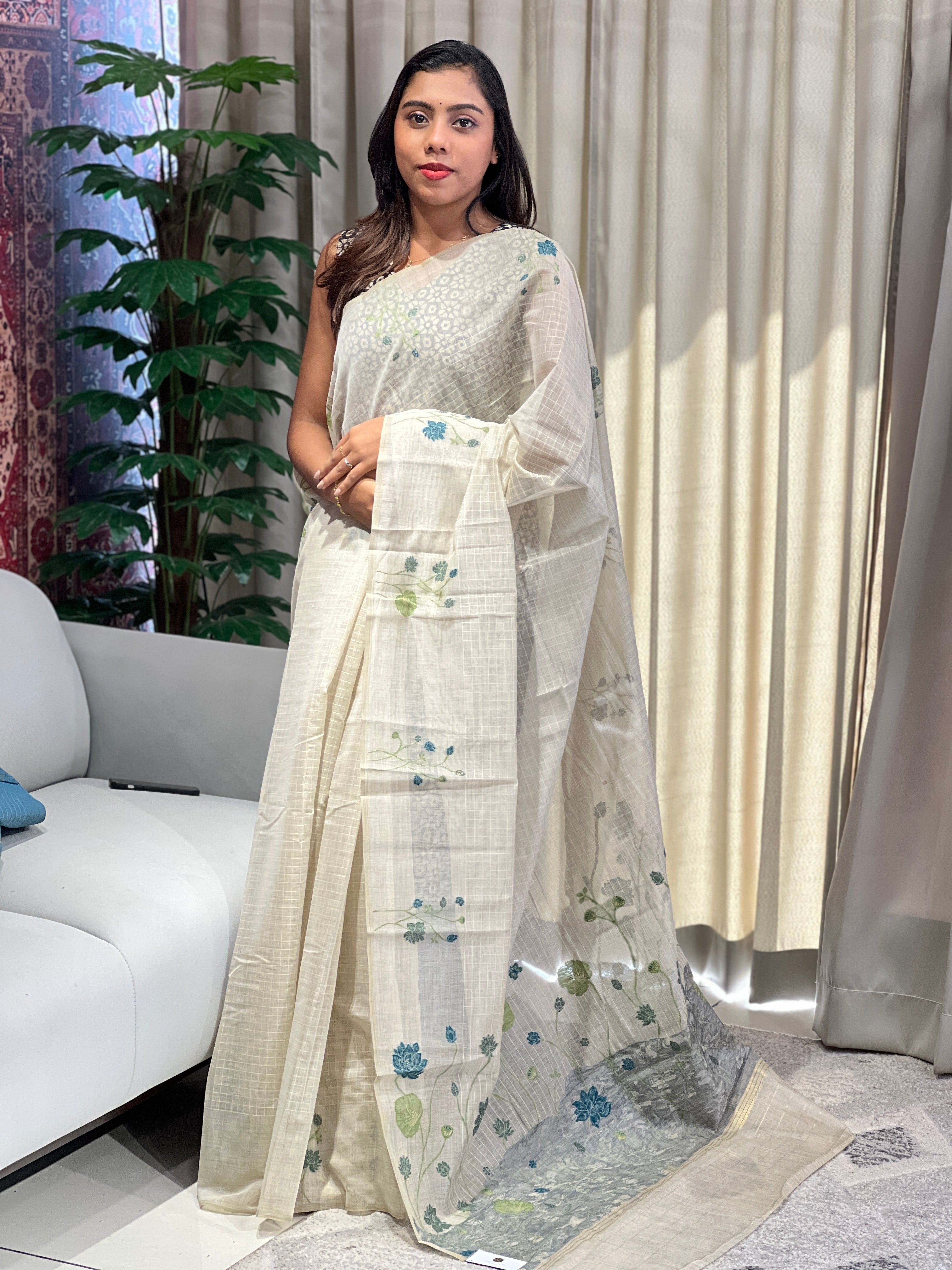 Floral Patterned Chanderi Finish Saree | YNG697