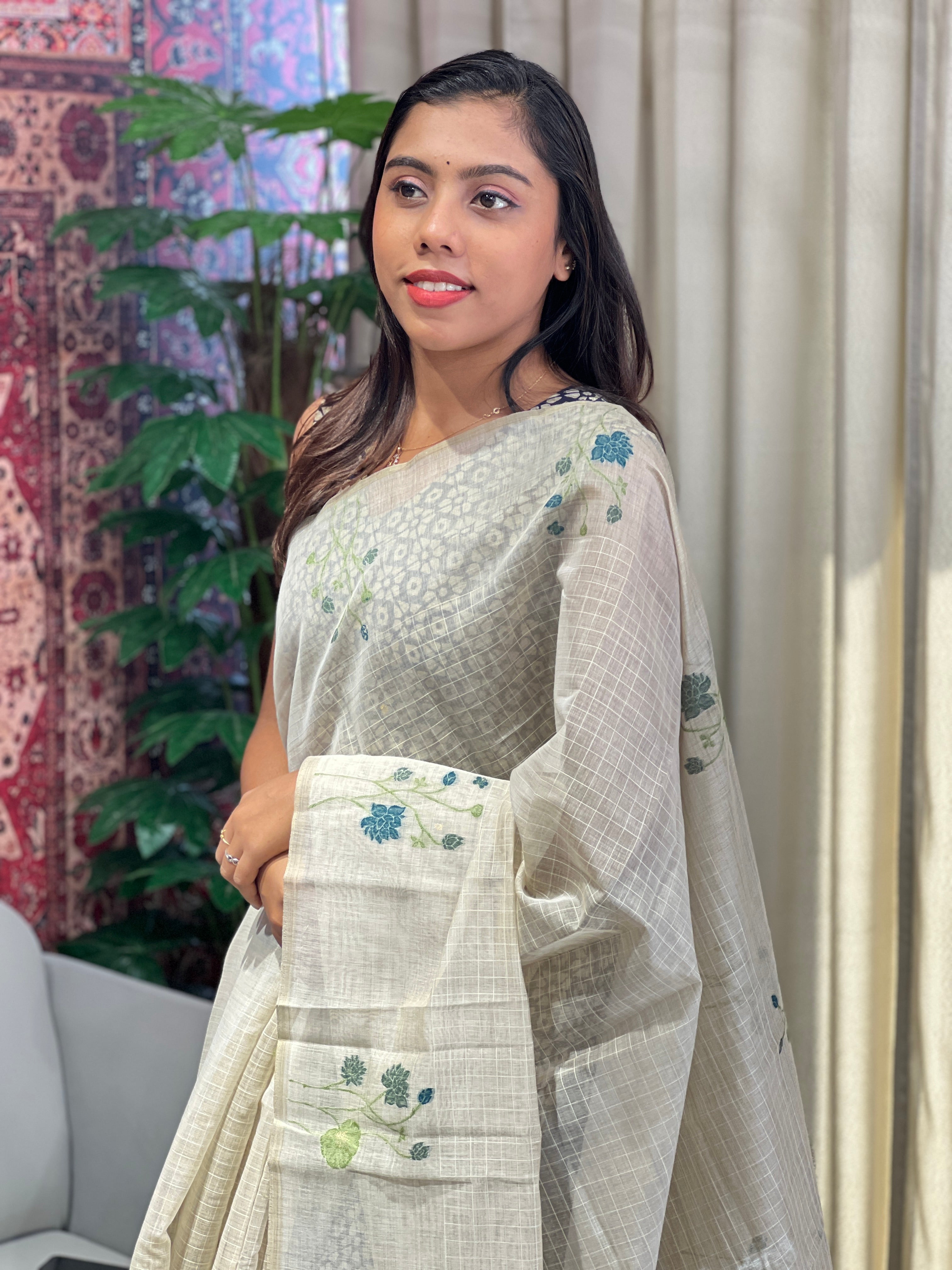 Floral Patterned Chanderi Finish Saree | YNG697