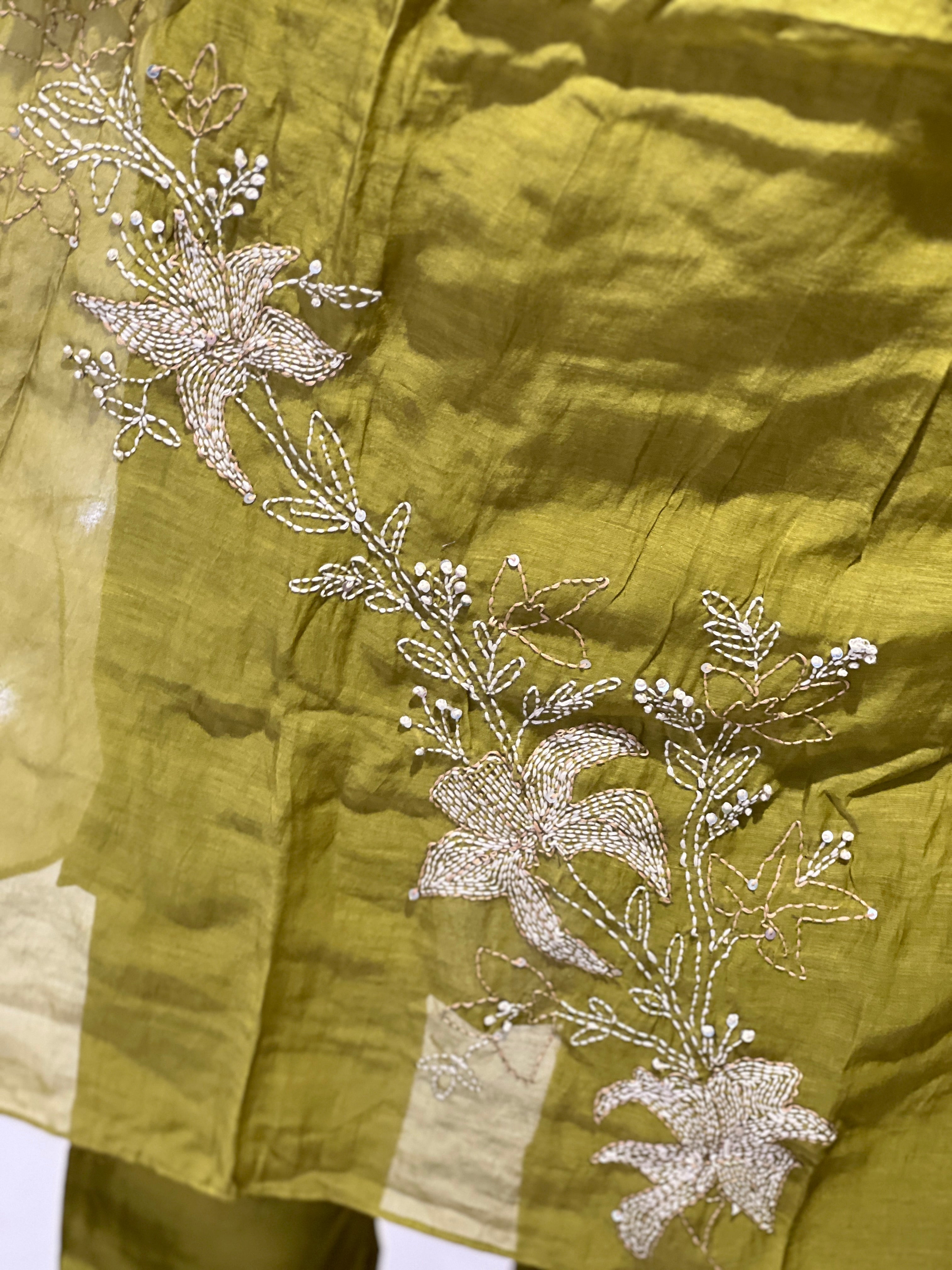 Embroidery Detailing Chanderi Kurta Set |  KIA114