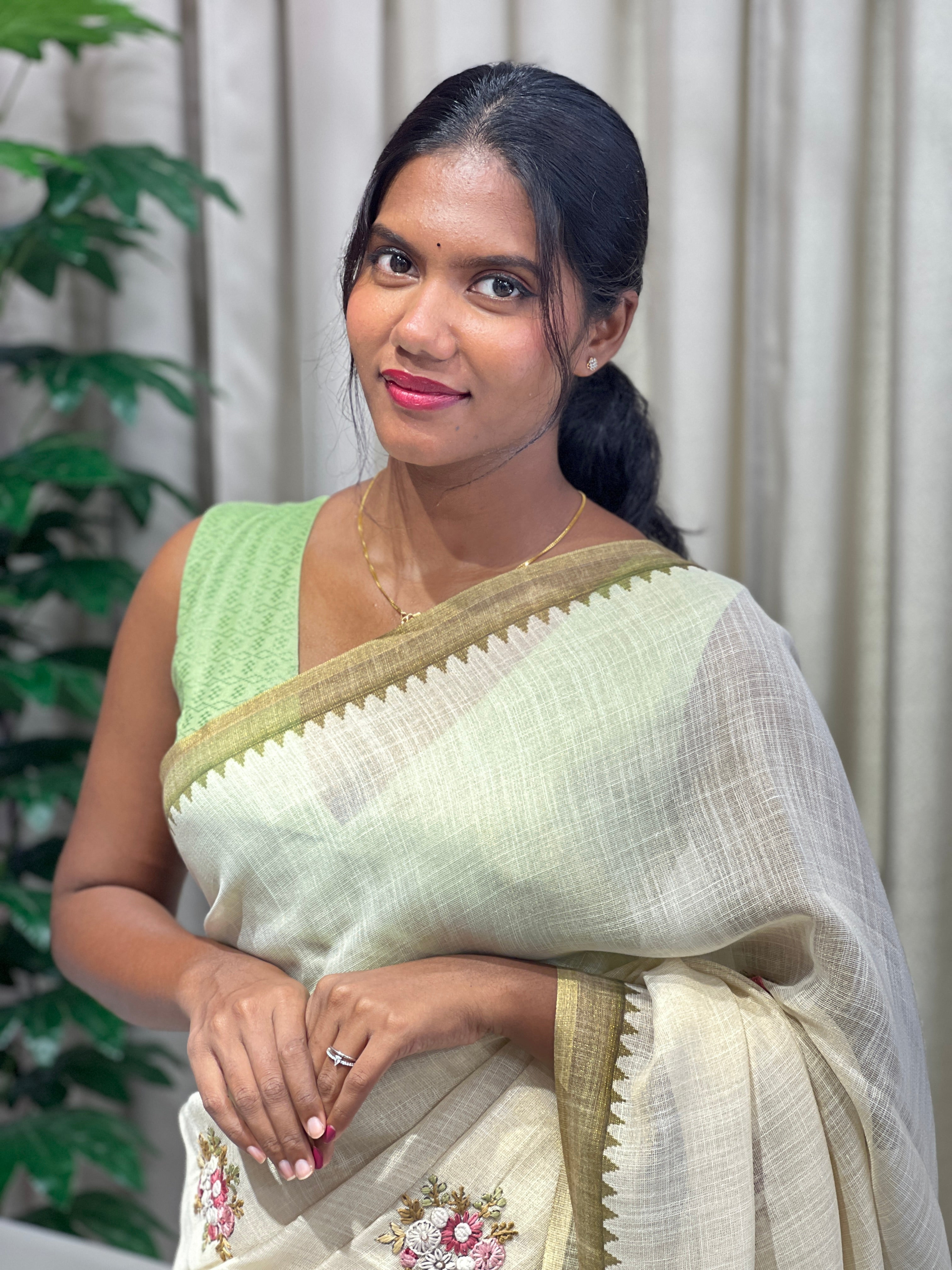 Digital Print With Embroidery Detailed Linen Saree | YNG867