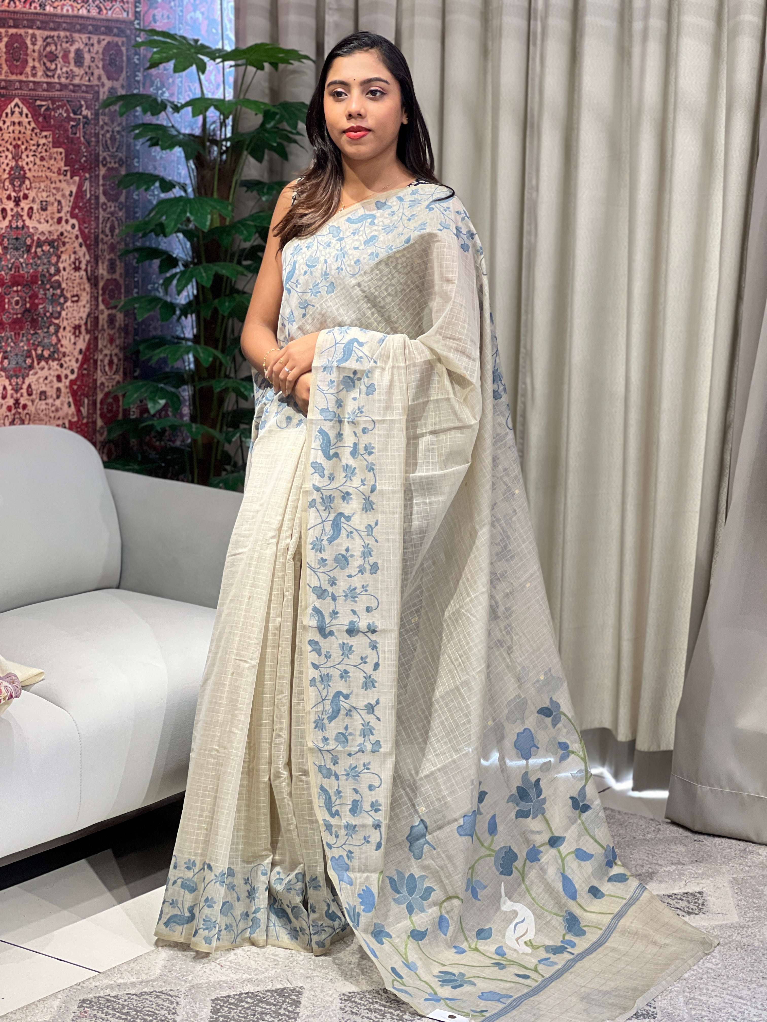 Floral And Bird Patterned Jamdani Saree | YNG850