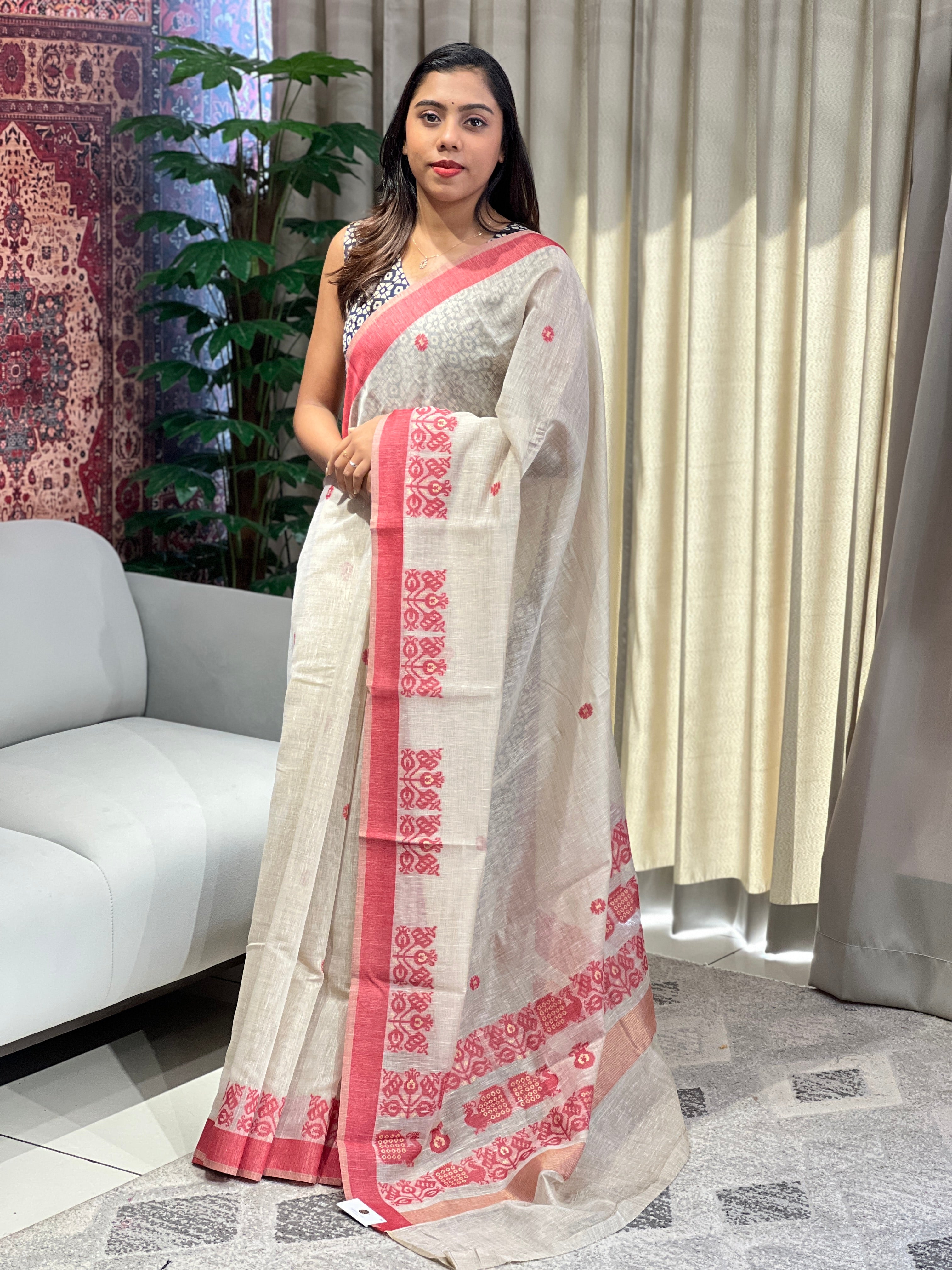 Peacock and Floral Designed Jamdani Saree | YNG856