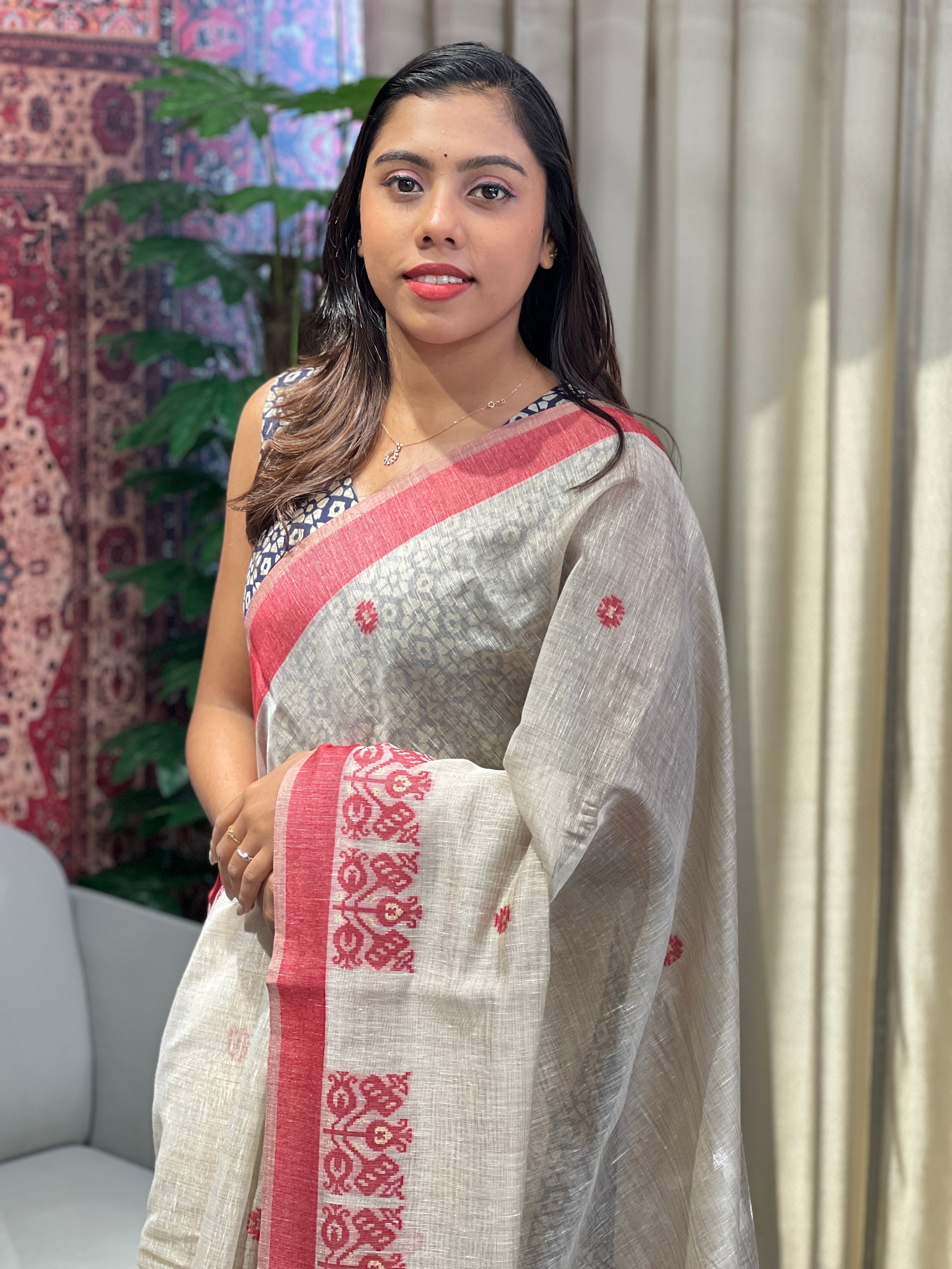 Peacock and Floral Designed Jamdani Saree | YNG856