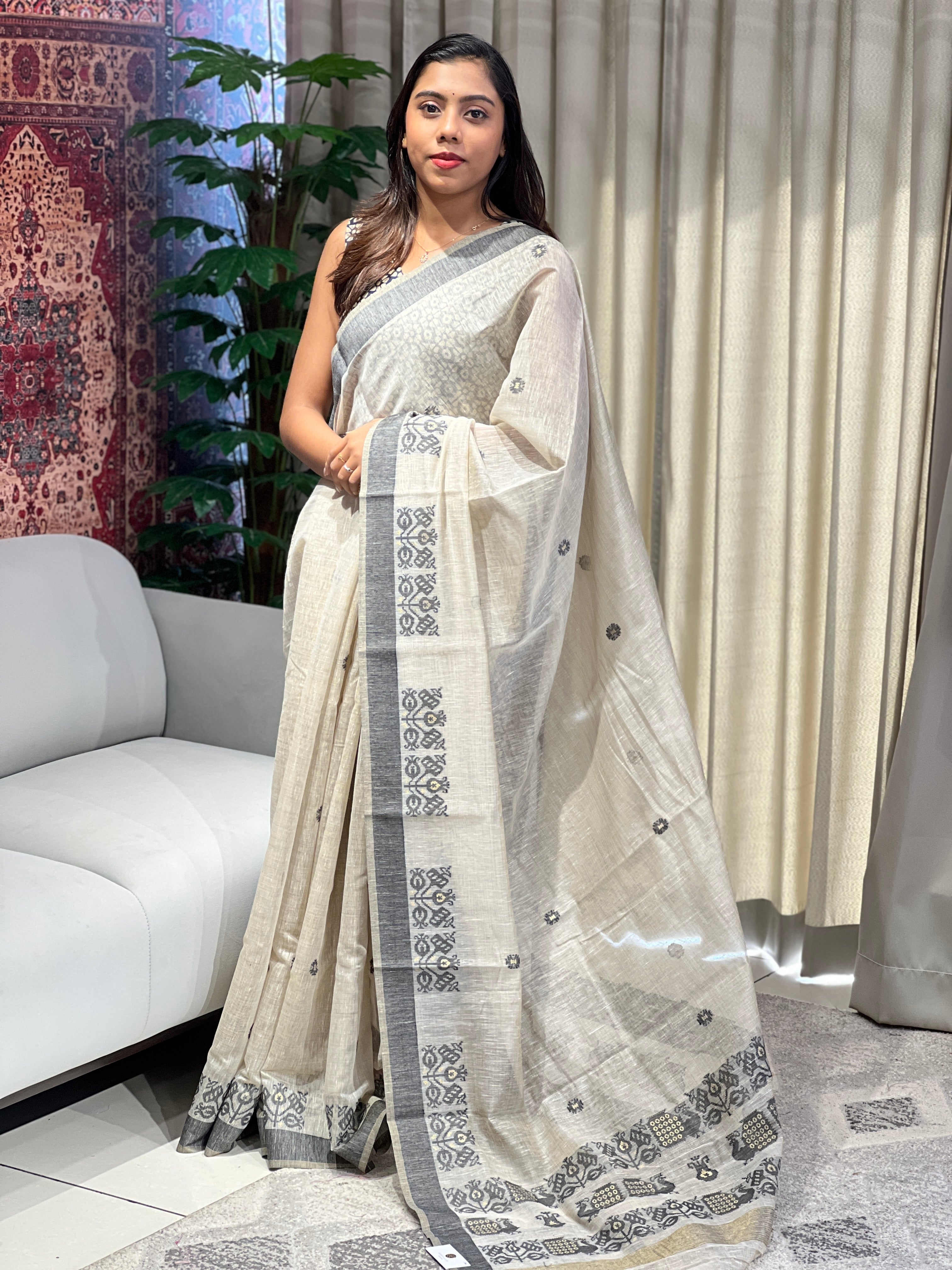 Peacock and Floral Designed Jamdani Saree | YNG857