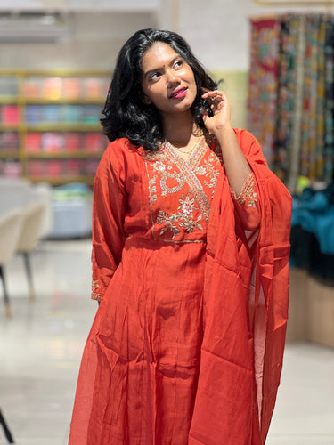 Hand Embroidery Detailed Chanderi Finish Kurta Set | KIA117