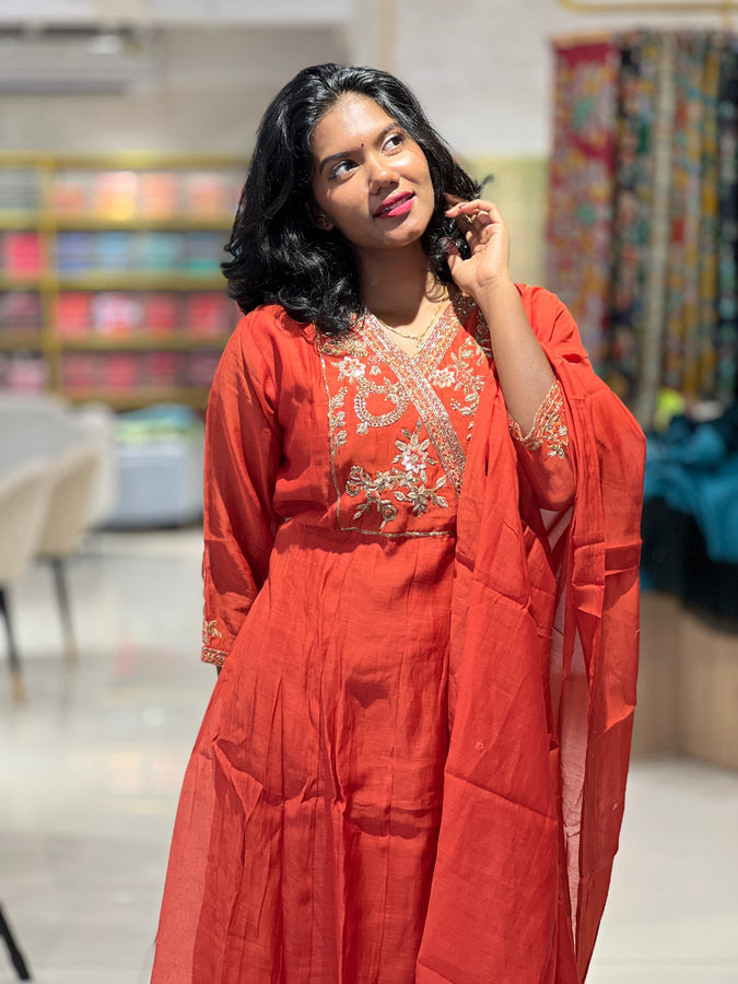 Hand Embroidery Detailed Chanderi Finish Kurta Set | KIA117