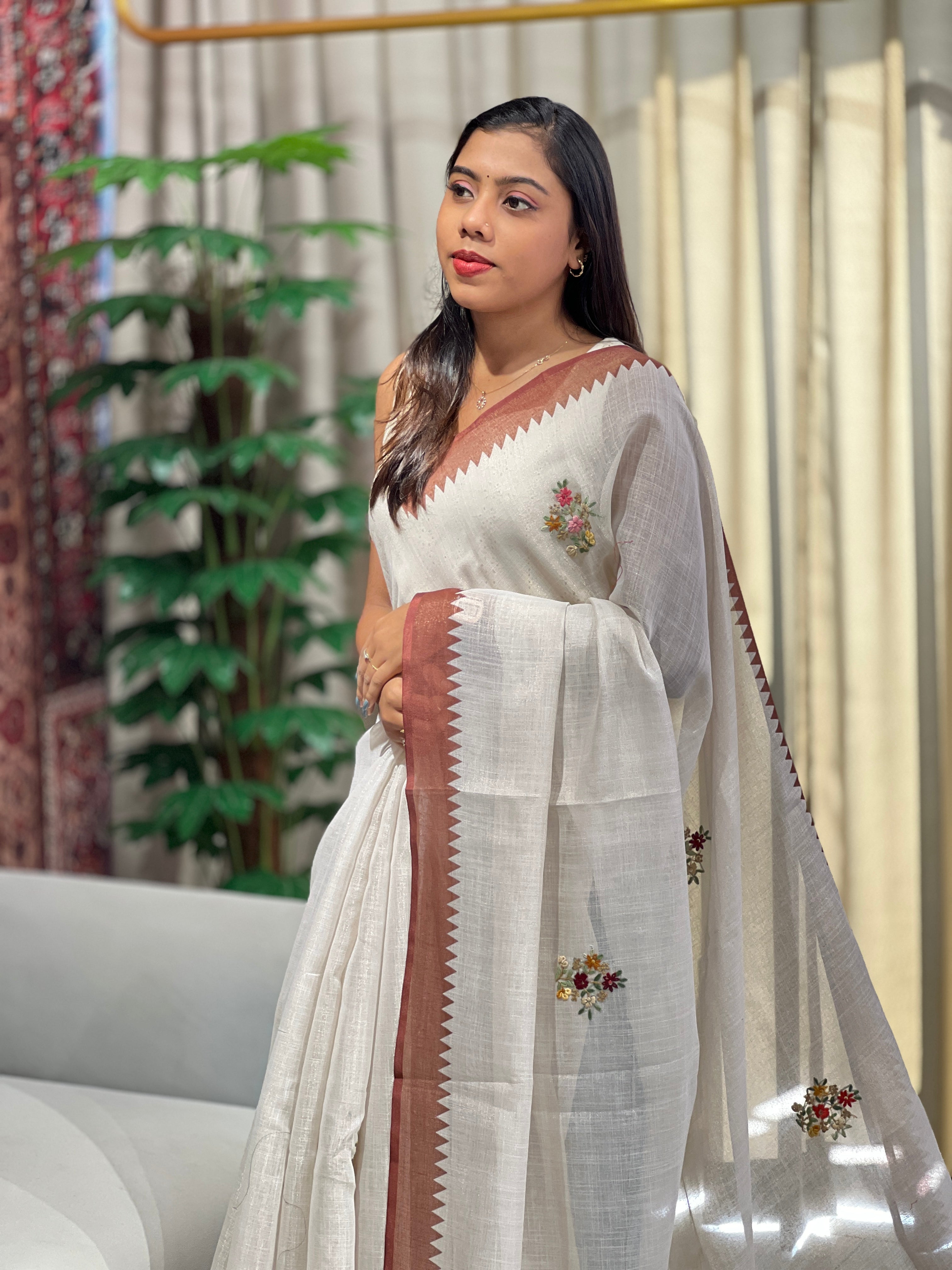 Print With Hand Embroidery Detailed Tissue Linen Saree | BLD2119