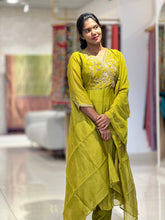 Hand Embroidery Detailed Chanderi Finish Kurta Set | KIA116