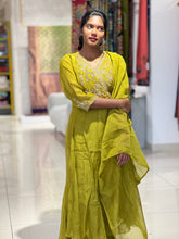 Hand Embroidery Detailed Chanderi Finish Kurta Set | KIA116