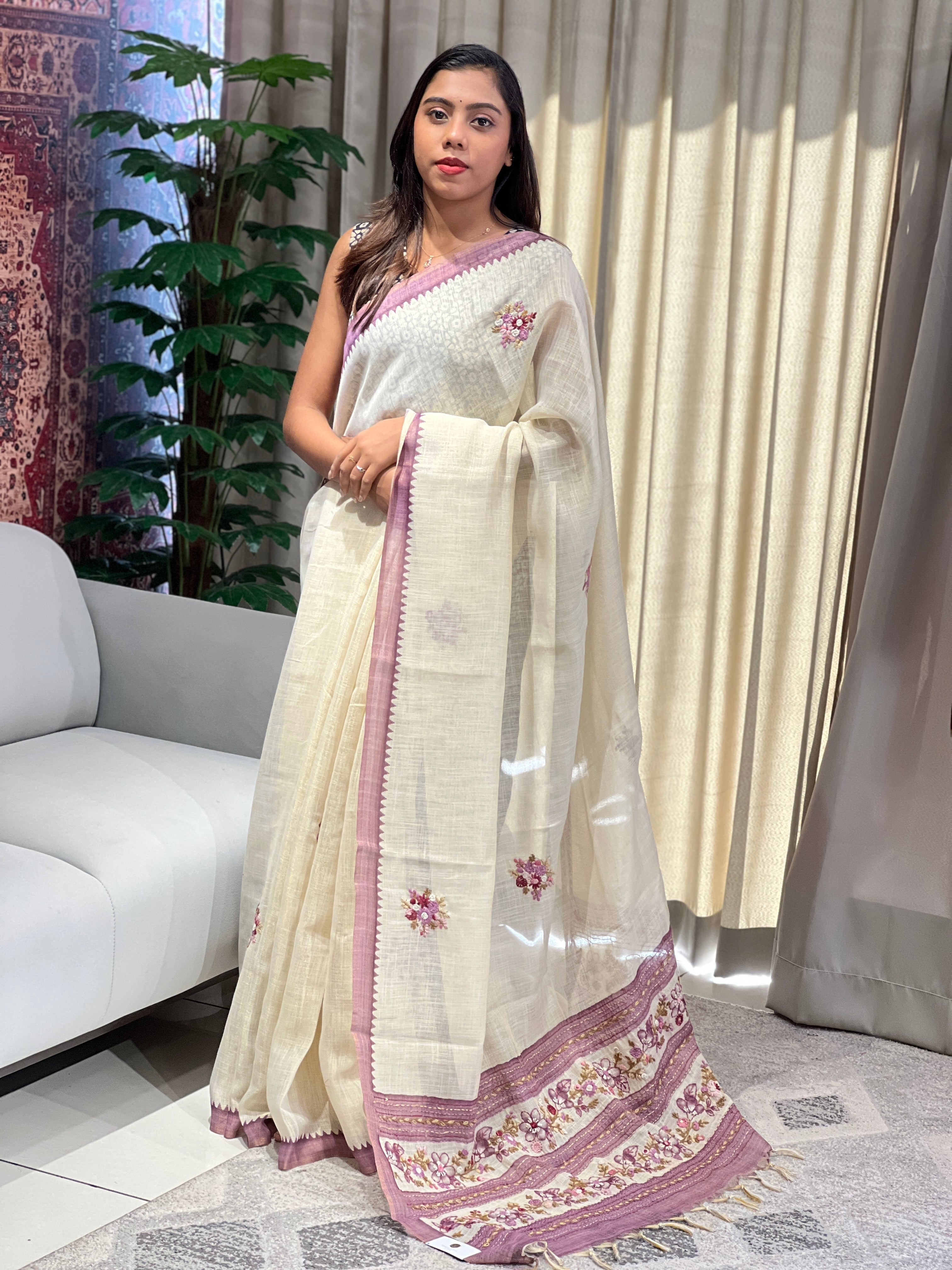 Digital Print With Embroidery Detailed Linen Saree | YNG868