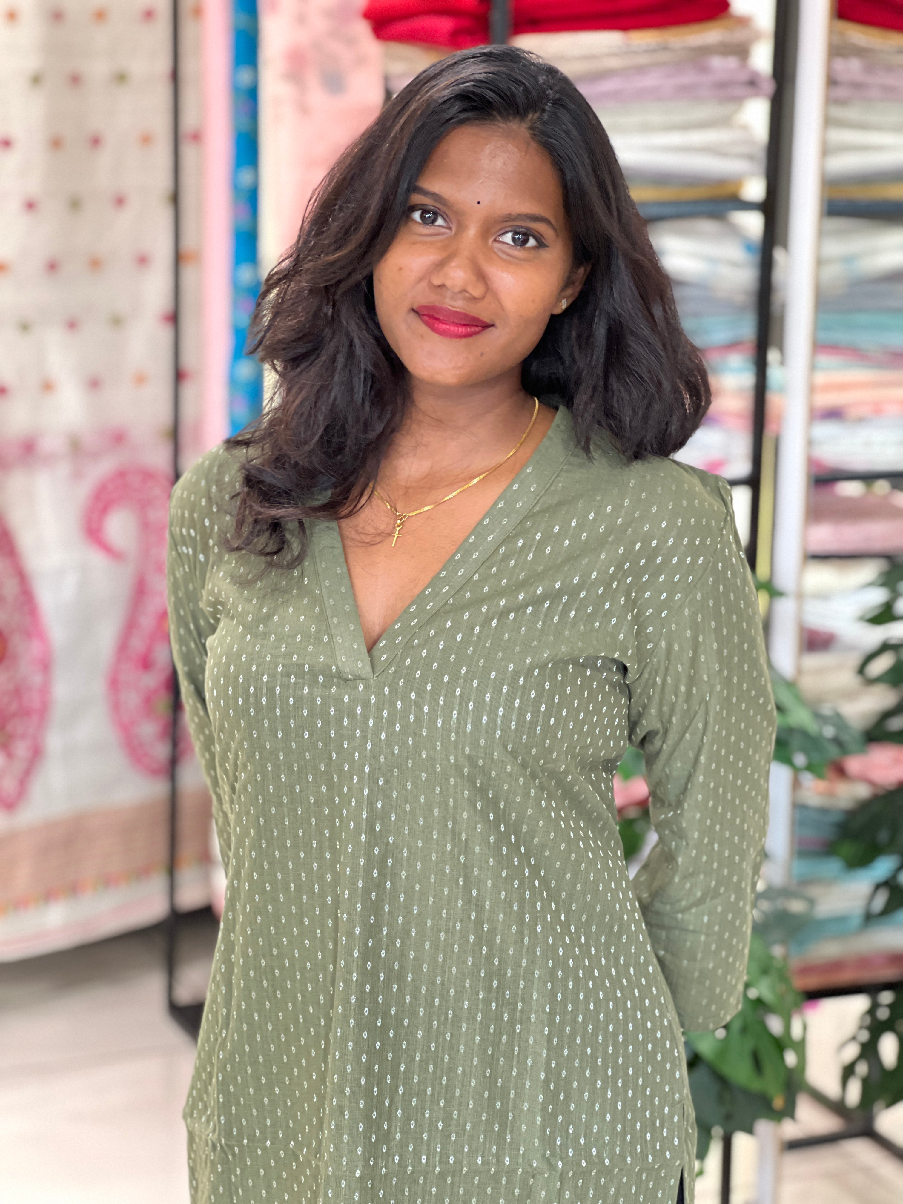 Zari Buta Detailed Chanderi Kurta | DNT1179