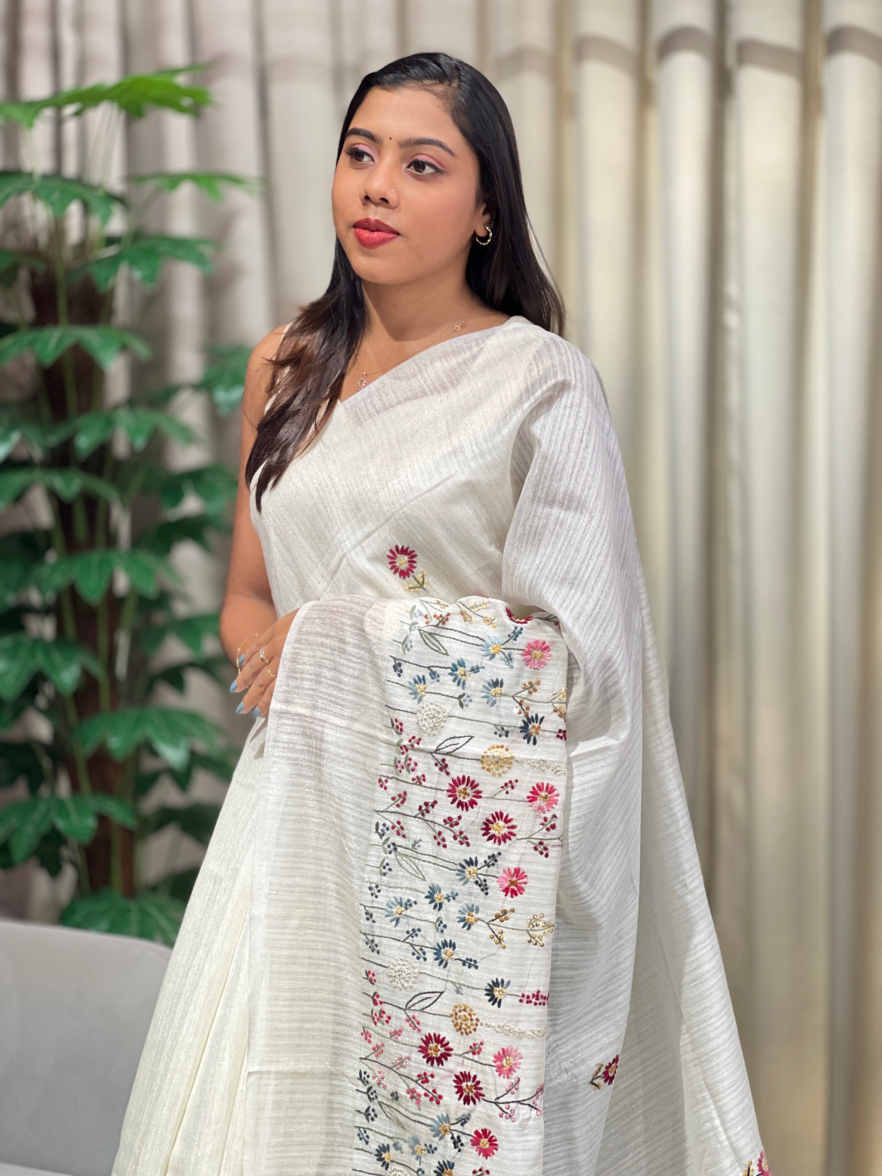 Floral Hand Embroidery Detailed Green Silk Saree | BLD2117