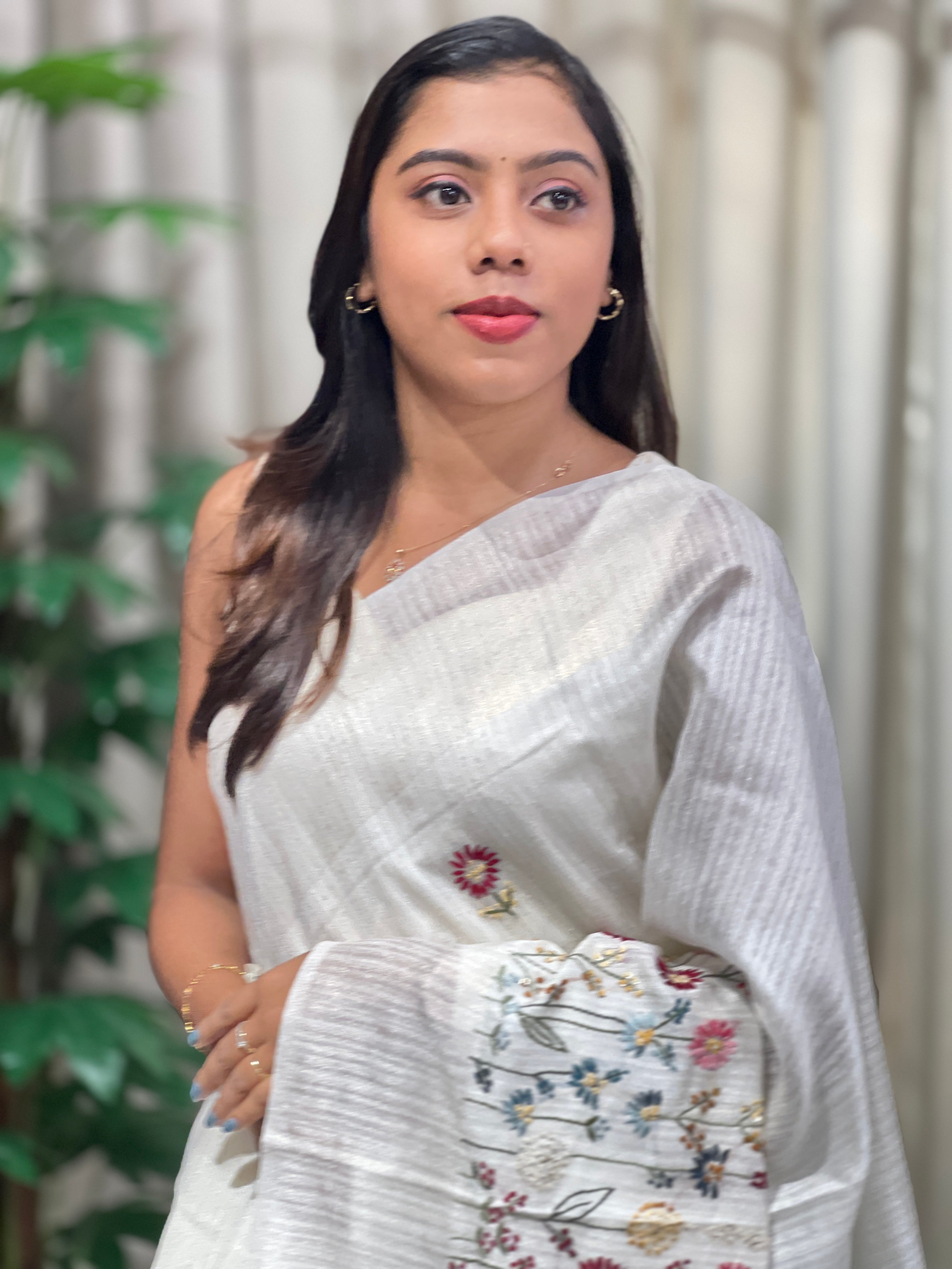 Floral Hand Embroidery Detailed Green Silk Saree | BLD2117