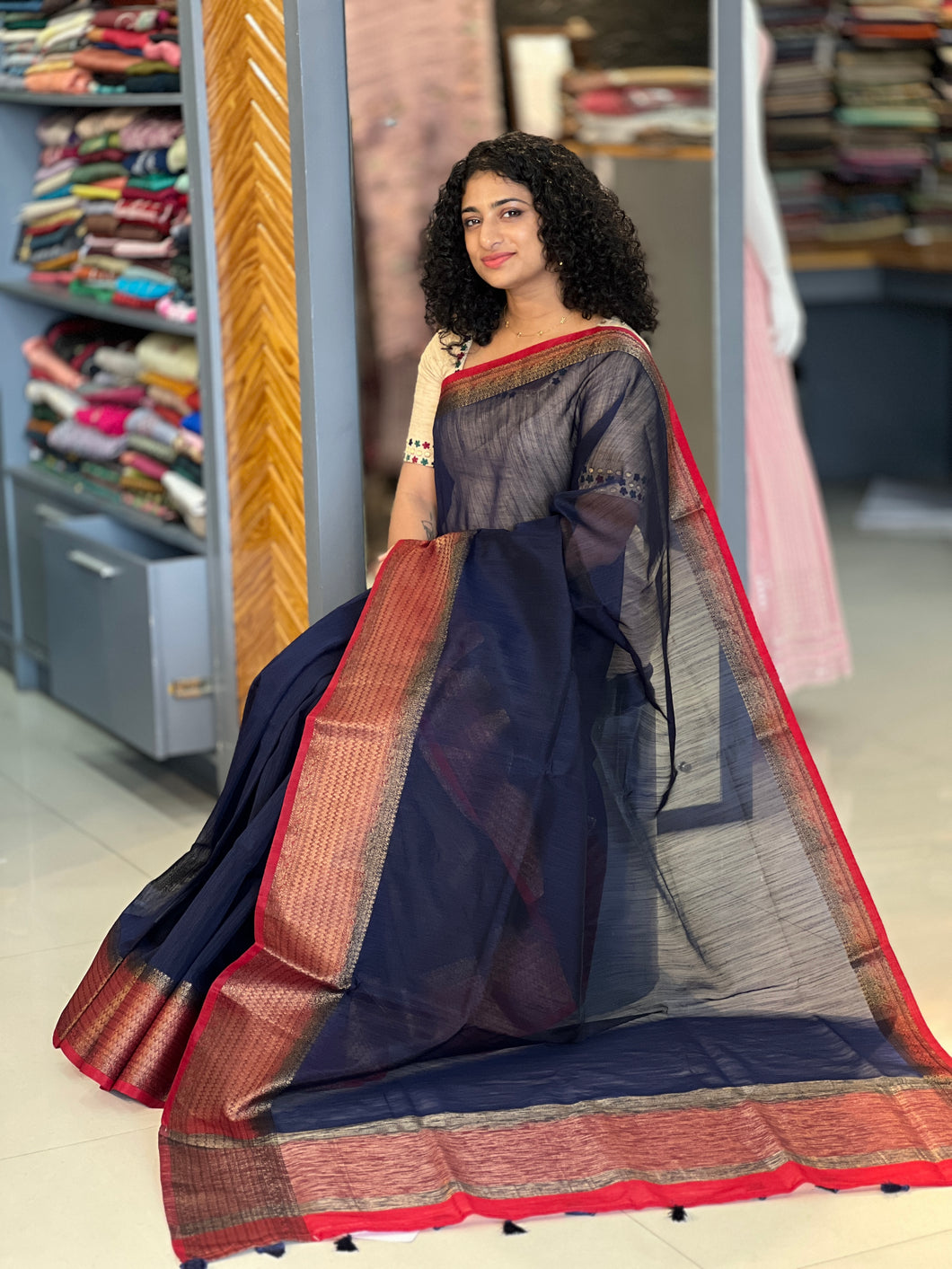Antique Golden Zari Weaved Semi Geecha Saree | YNG361