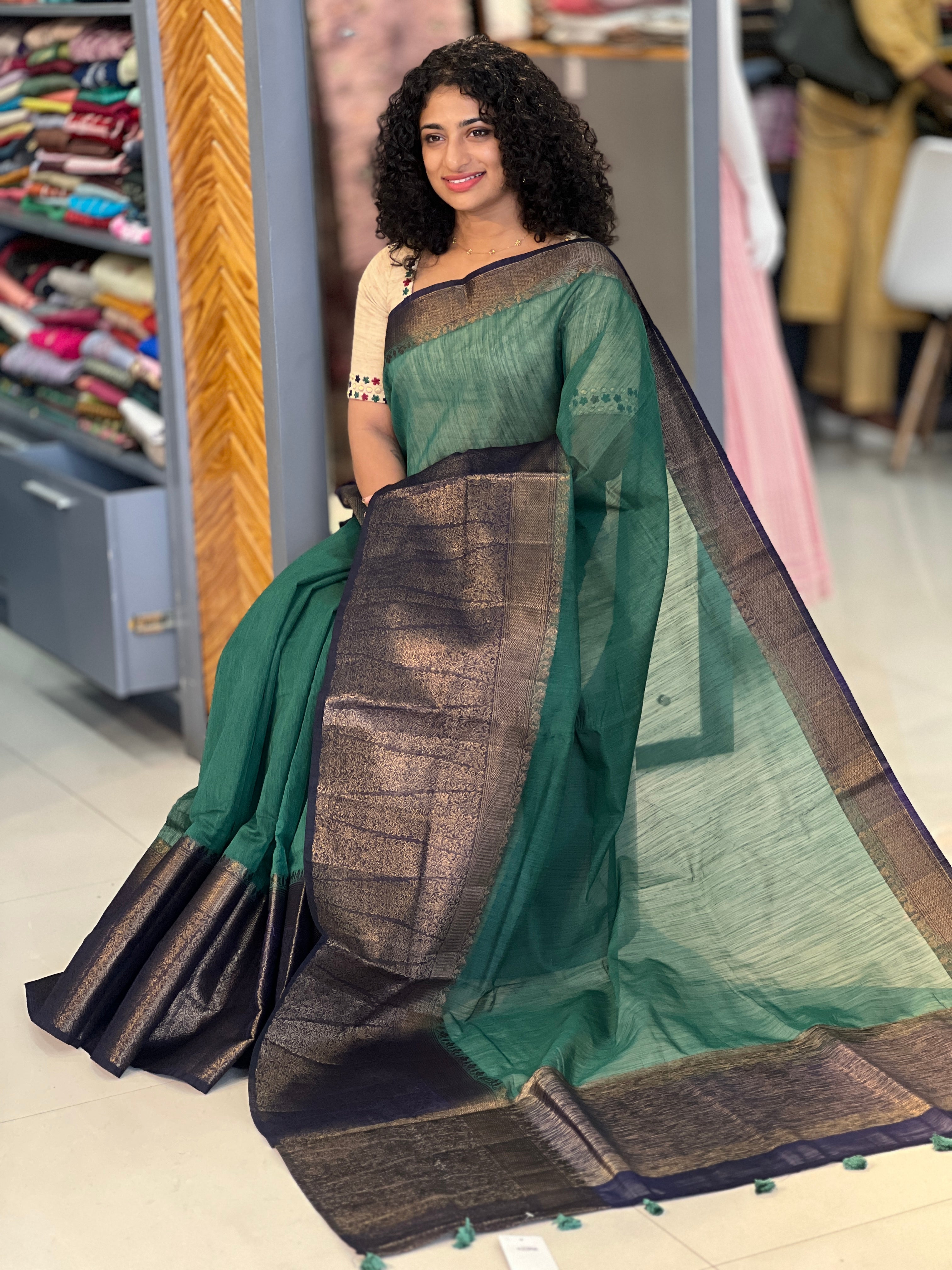 Antique Golden Zari Weaved Semi Geecha Saree | YNG356